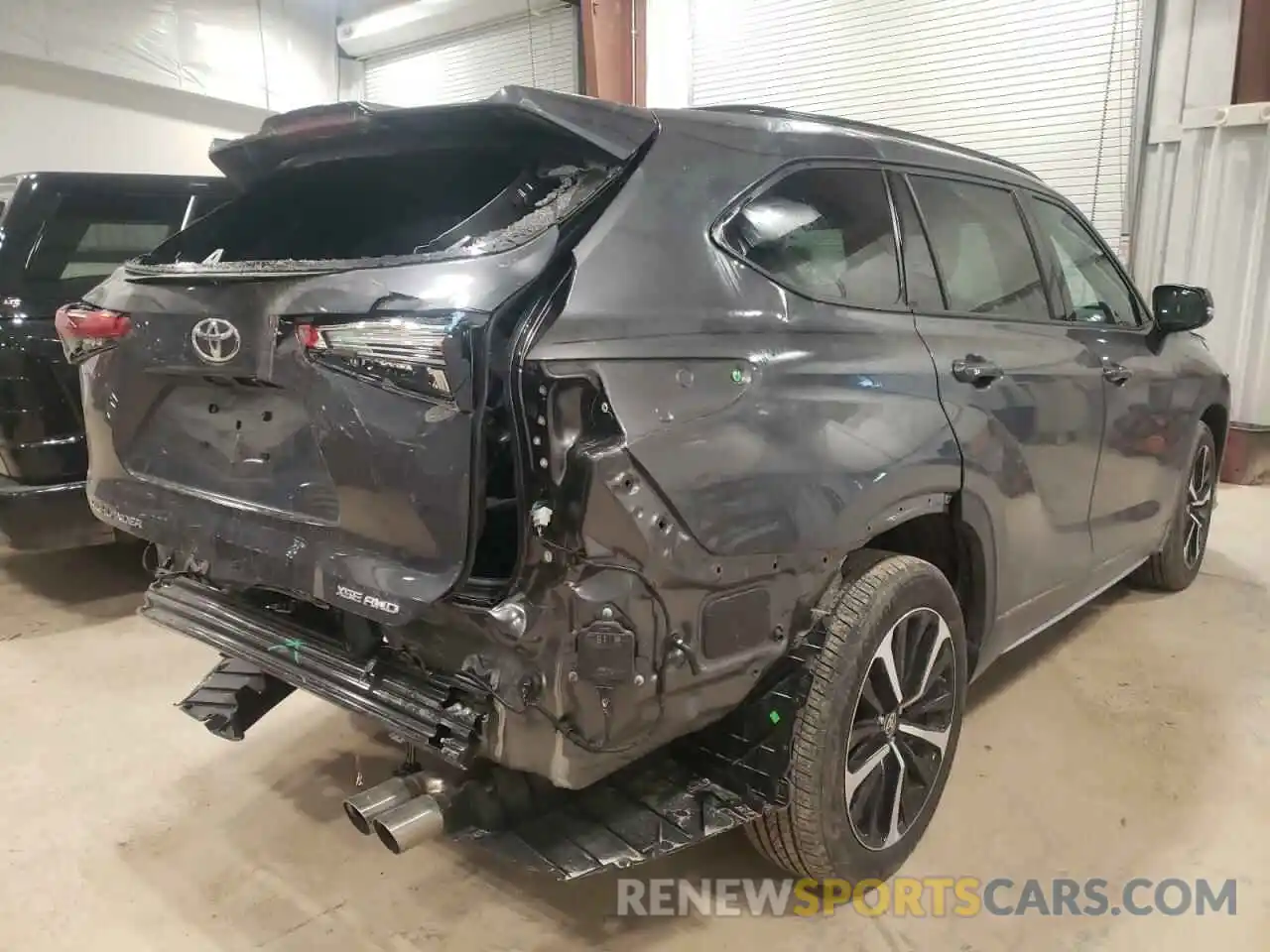 4 Photograph of a damaged car 5TDJZRBH3MS134330 TOYOTA HIGHLANDER 2021