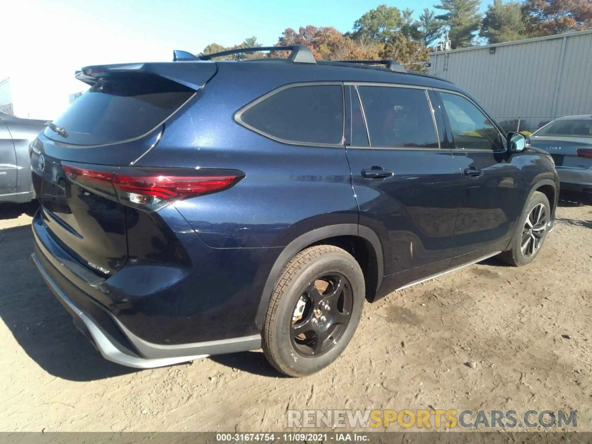 4 Photograph of a damaged car 5TDJZRBH4MS082108 TOYOTA HIGHLANDER 2021