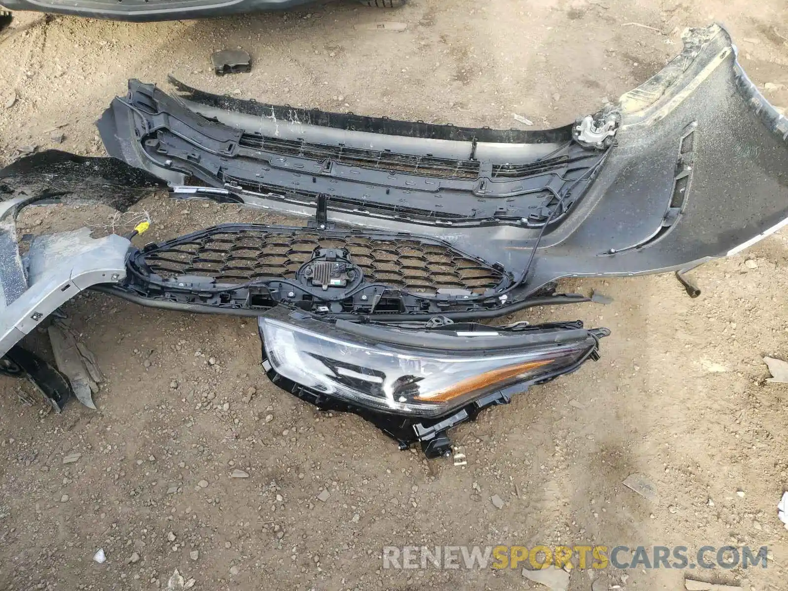 9 Photograph of a damaged car 5TDJZRBH5MS081565 TOYOTA HIGHLANDER 2021