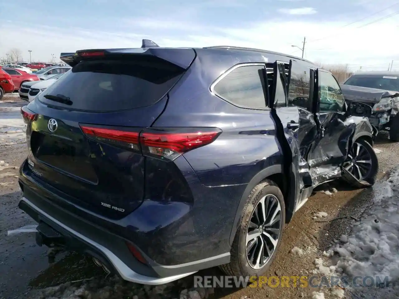 4 Photograph of a damaged car 5TDJZRBH5MS132630 TOYOTA HIGHLANDER 2021