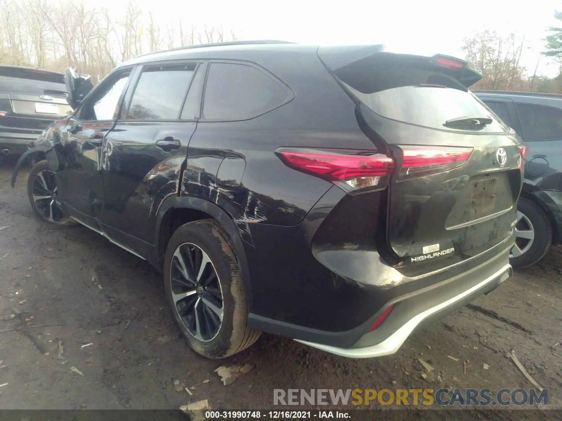 3 Photograph of a damaged car 5TDJZRBH6MS107705 TOYOTA HIGHLANDER 2021