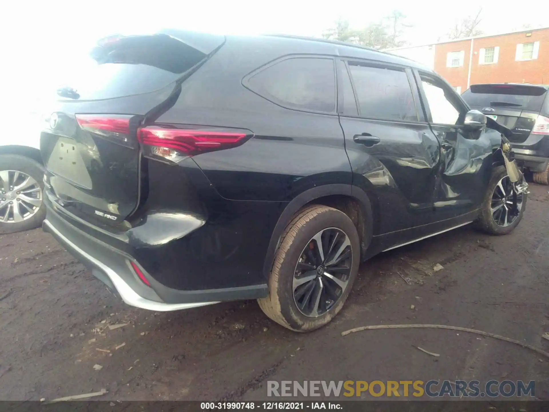 4 Photograph of a damaged car 5TDJZRBH6MS107705 TOYOTA HIGHLANDER 2021