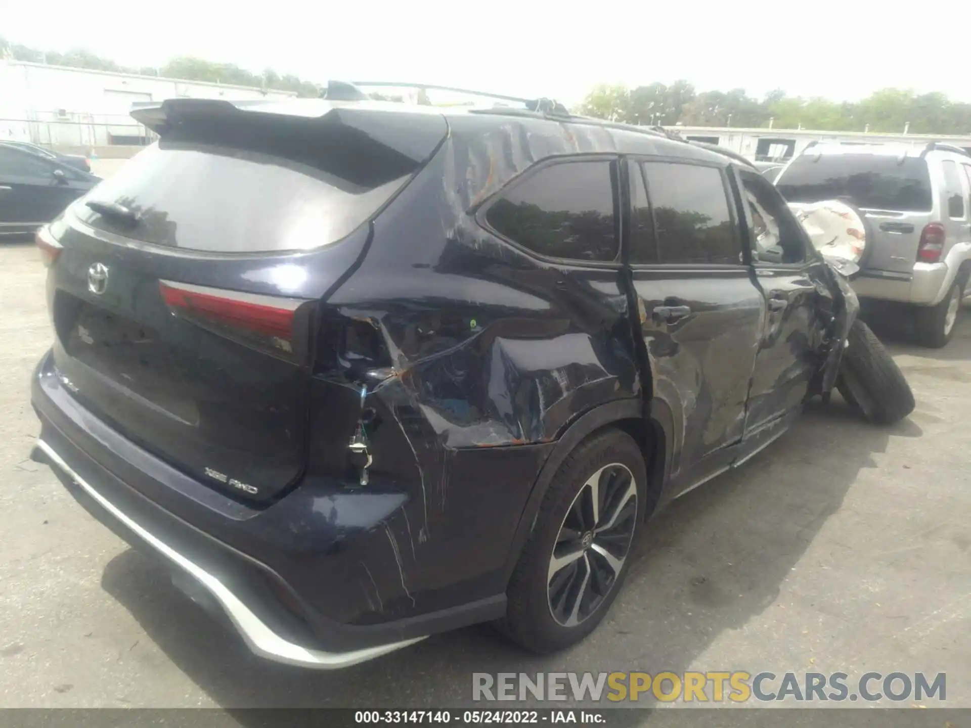 4 Photograph of a damaged car 5TDJZRBH7MS142219 TOYOTA HIGHLANDER 2021