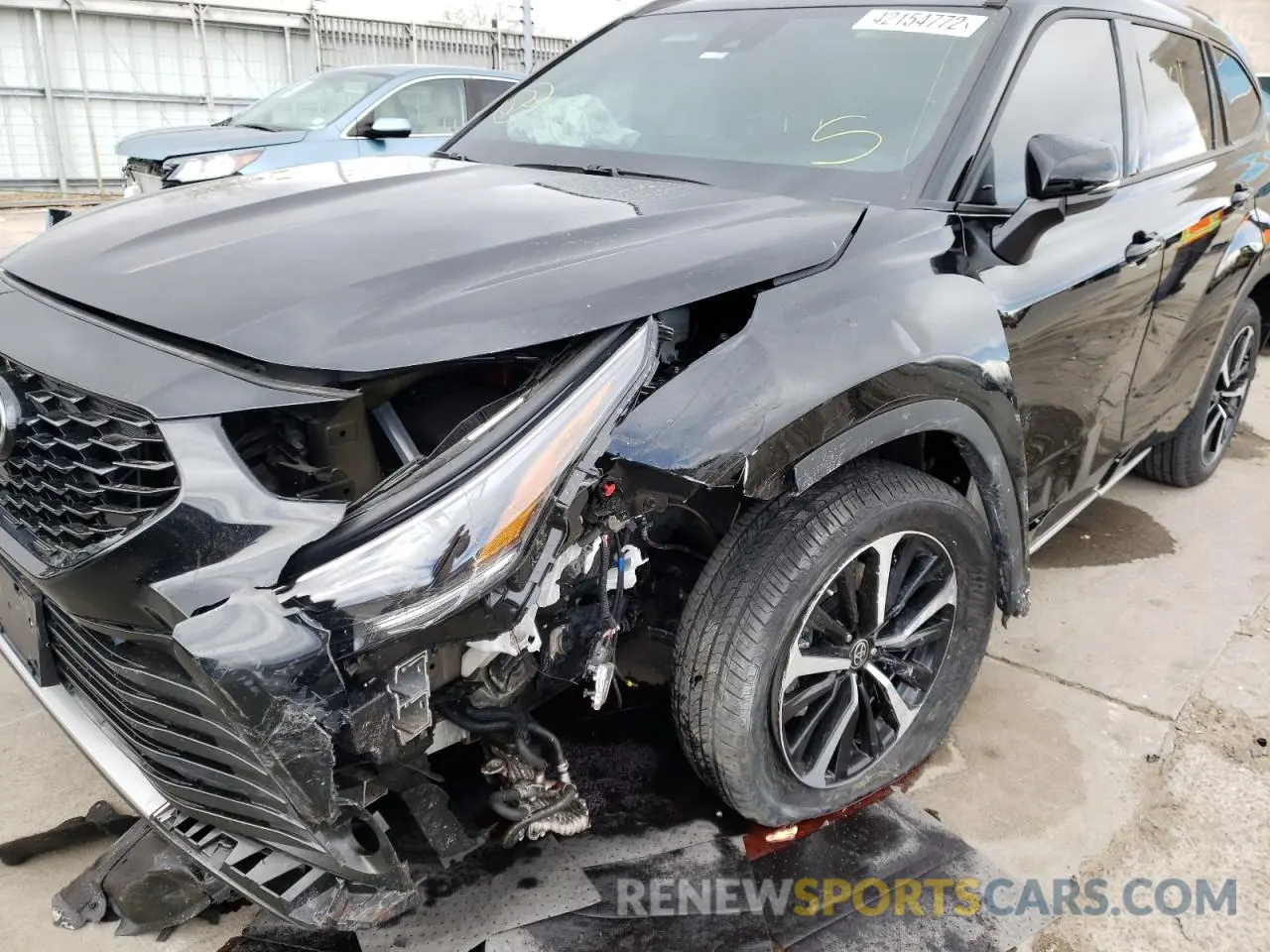 9 Photograph of a damaged car 5TDJZRBH9MS082461 TOYOTA HIGHLANDER 2021