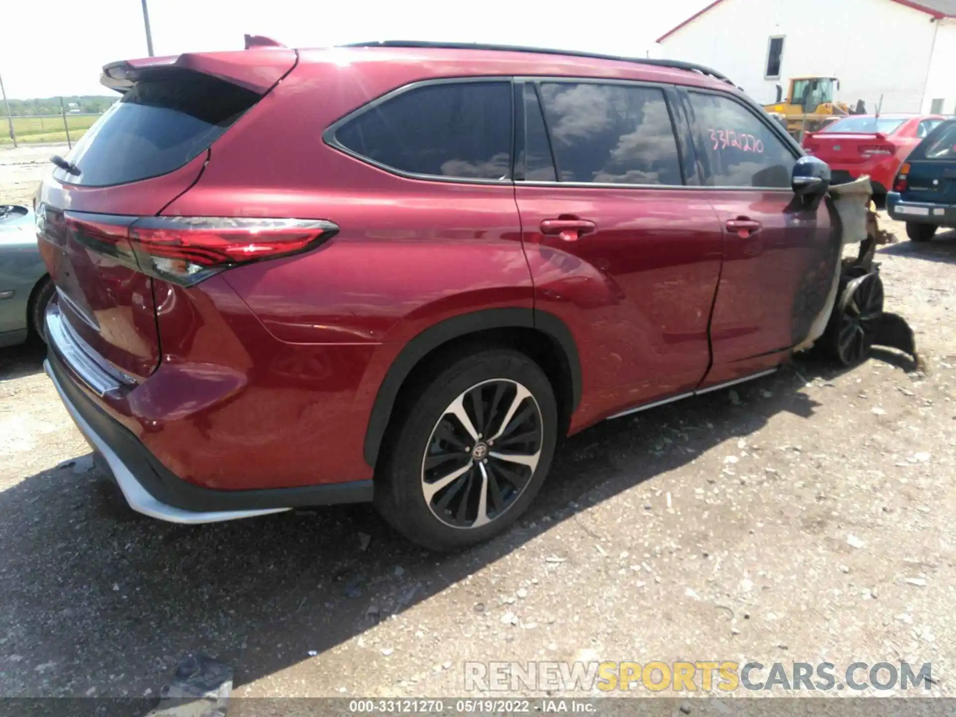 4 Photograph of a damaged car 5TDJZRBH9MS092973 TOYOTA HIGHLANDER 2021