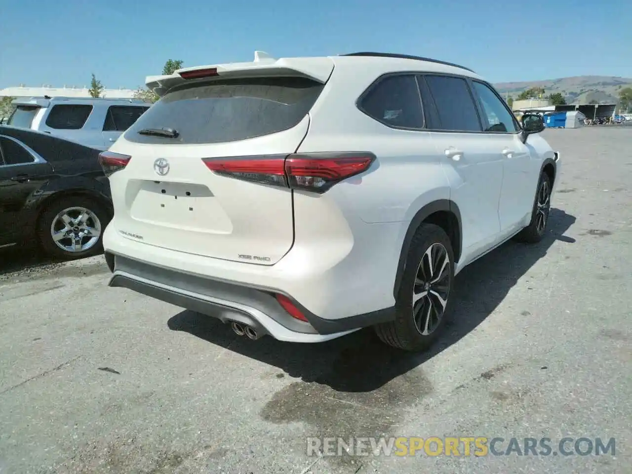 4 Photograph of a damaged car 5TDJZRBH9MS108301 TOYOTA HIGHLANDER 2021