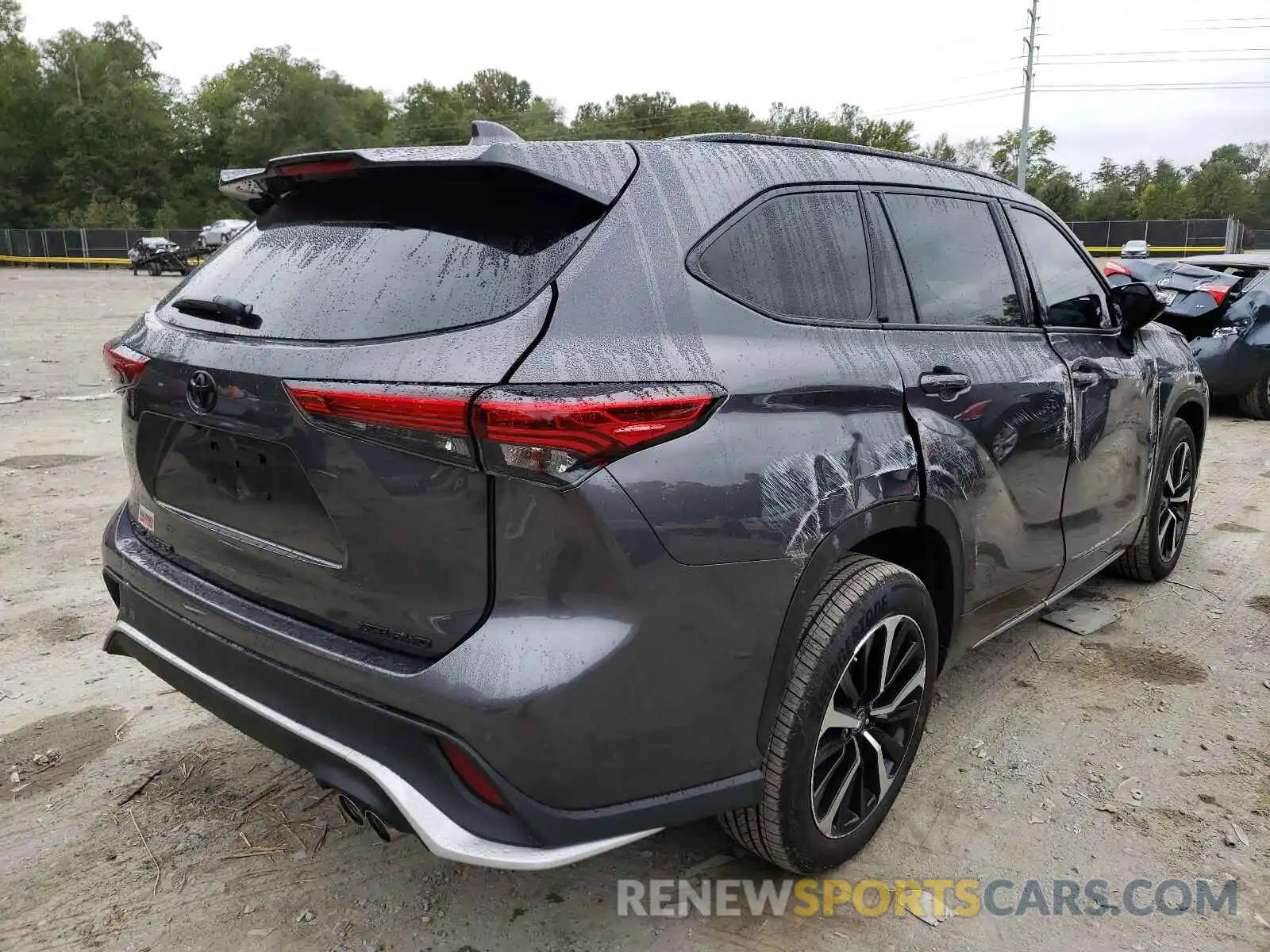 4 Photograph of a damaged car 5TDJZRBH9MS117158 TOYOTA HIGHLANDER 2021