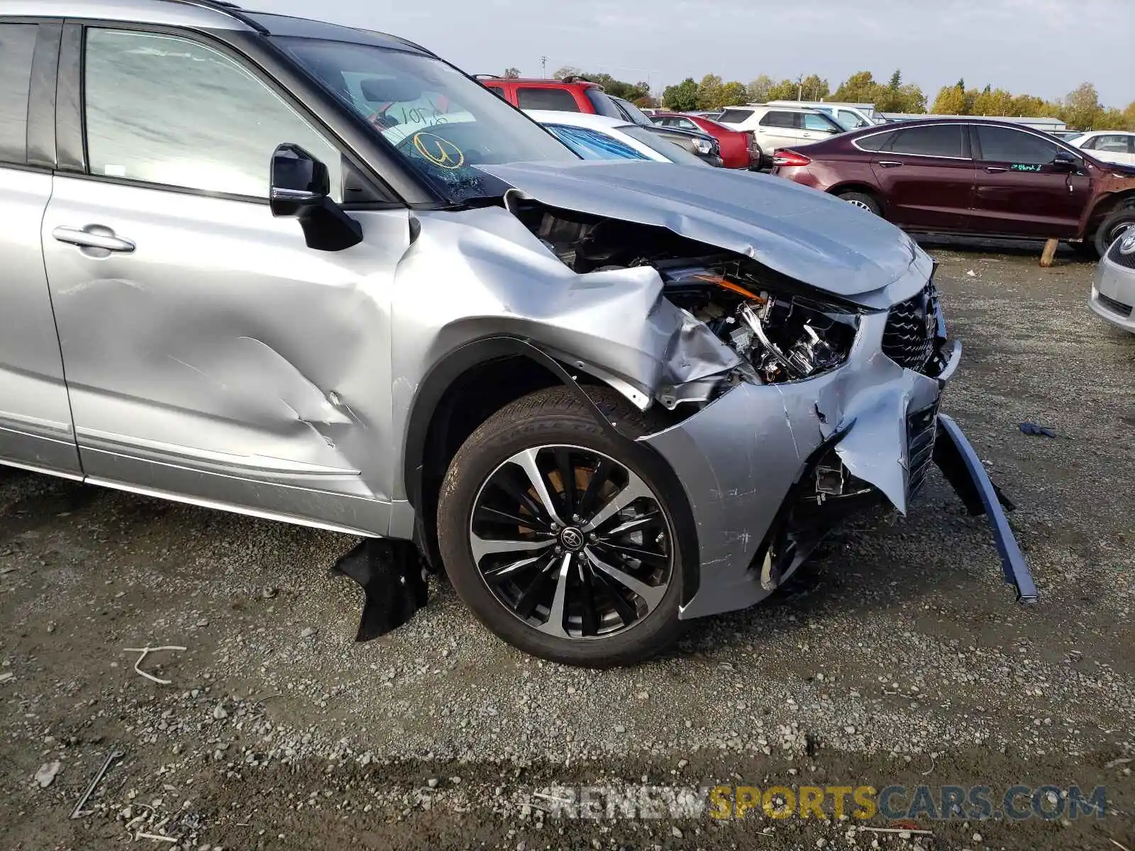 9 Photograph of a damaged car 5TDJZRBH9MS118990 TOYOTA HIGHLANDER 2021