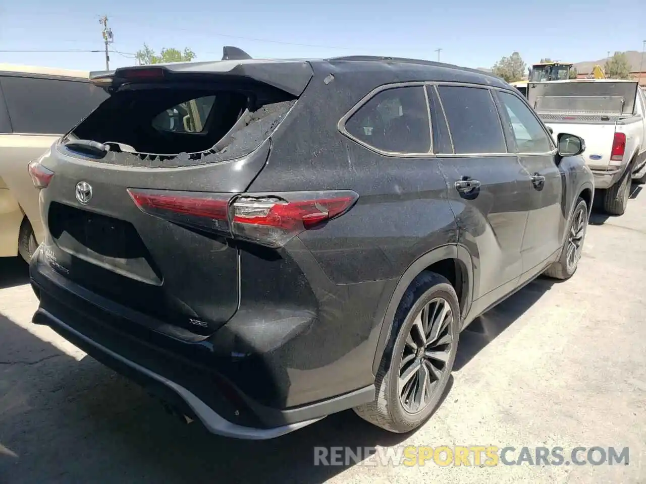 4 Photograph of a damaged car 5TDLZRAH0MS048175 TOYOTA HIGHLANDER 2021