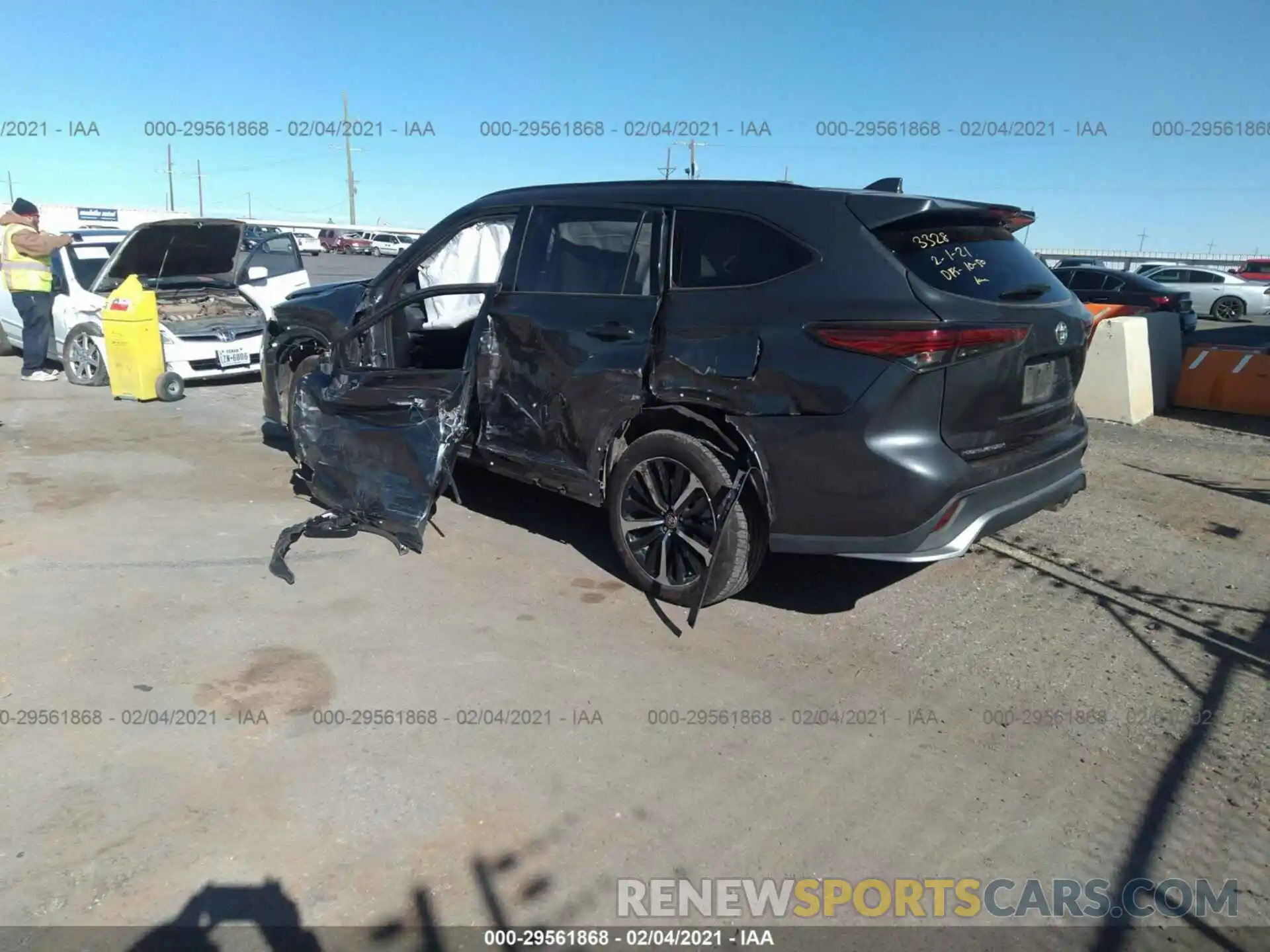 3 Photograph of a damaged car 5TDLZRAH1MS033328 TOYOTA HIGHLANDER 2021