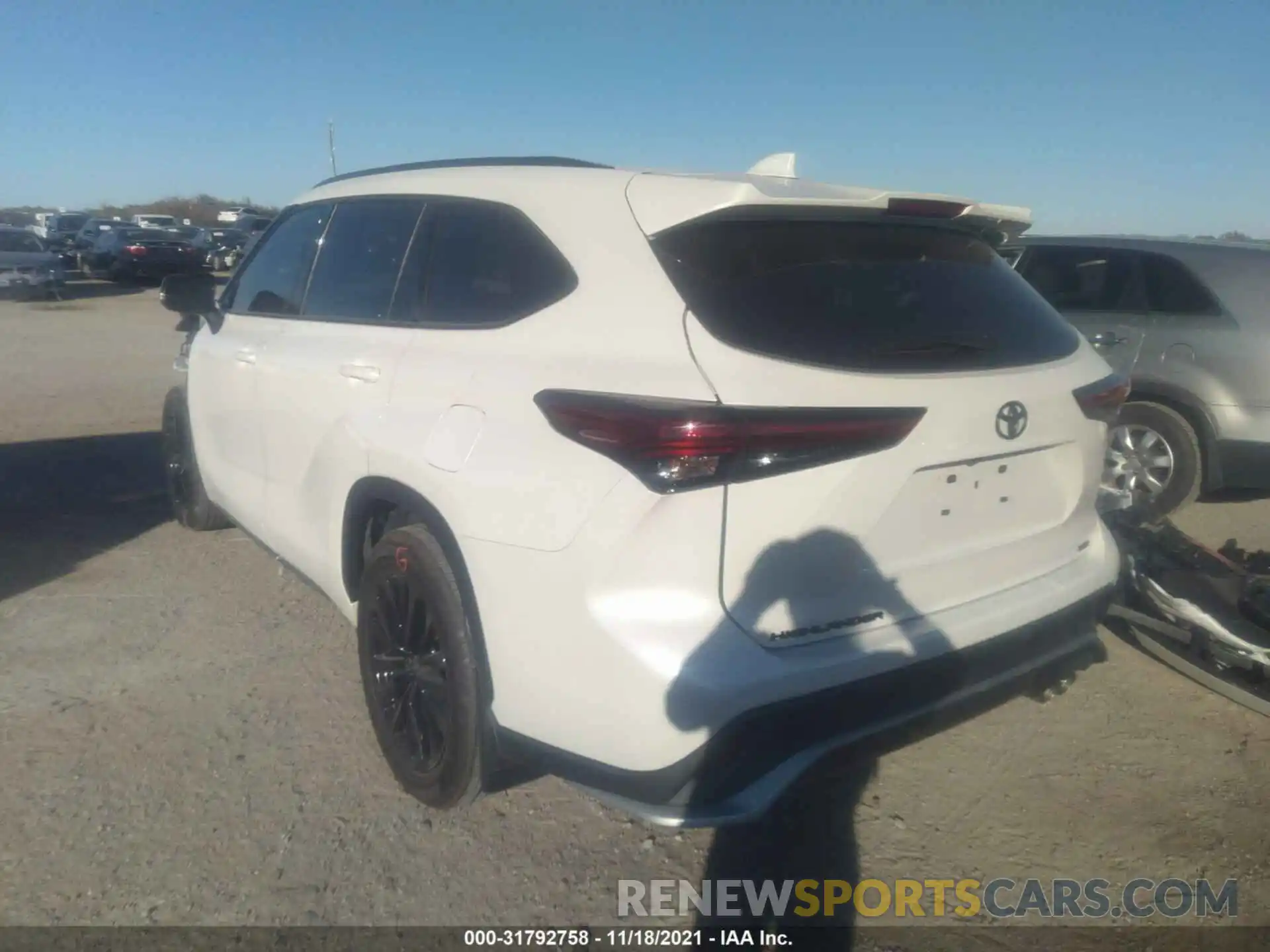 3 Photograph of a damaged car 5TDLZRAH2MS071697 TOYOTA HIGHLANDER 2021