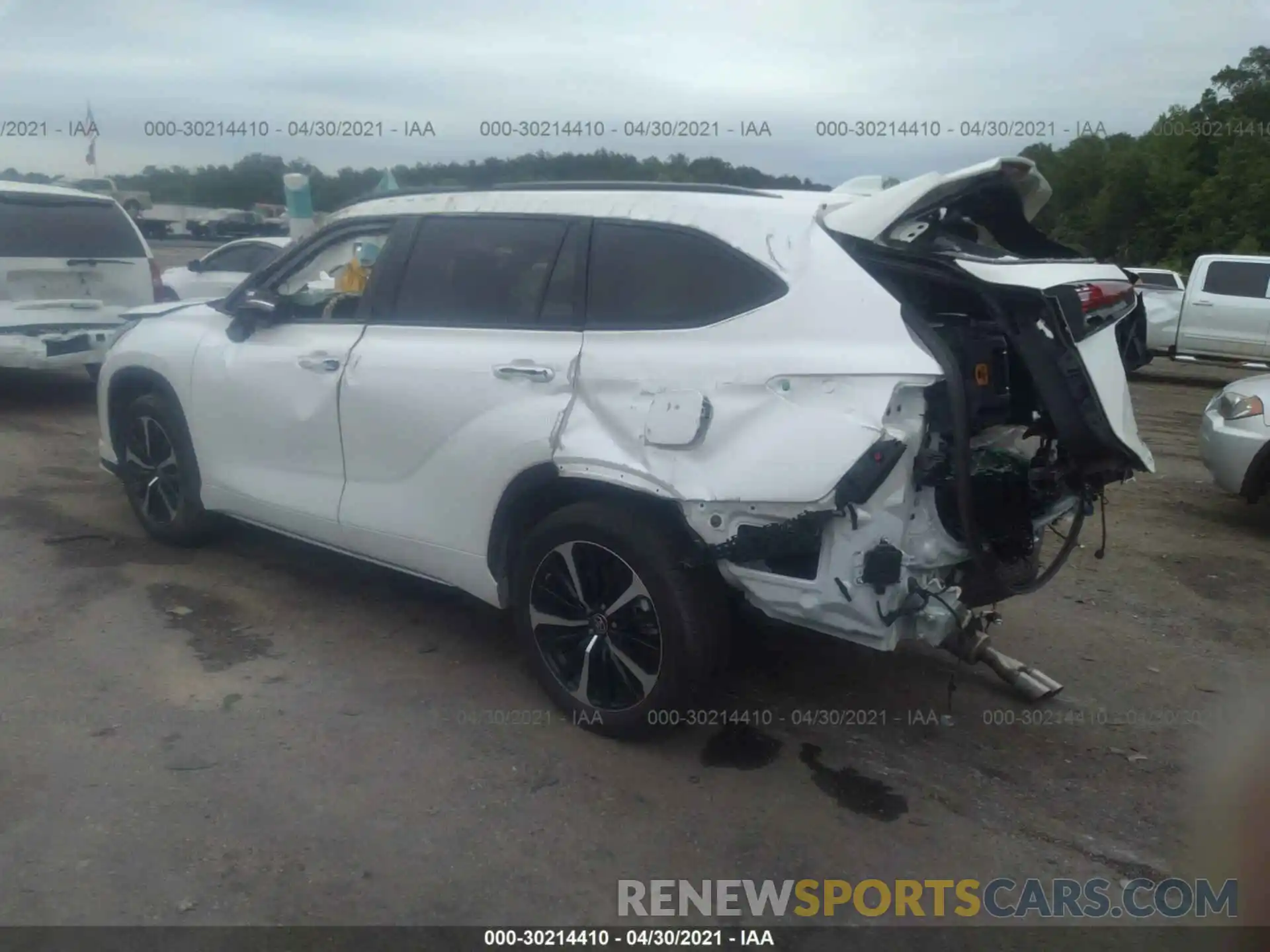 3 Photograph of a damaged car 5TDLZRAH6MS047919 TOYOTA HIGHLANDER 2021