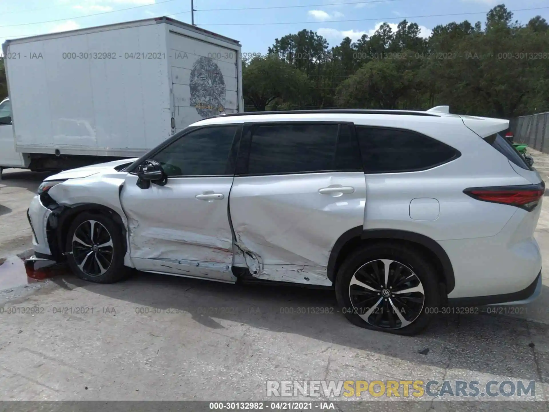 6 Photograph of a damaged car 5TDLZRAH6MS048858 TOYOTA HIGHLANDER 2021