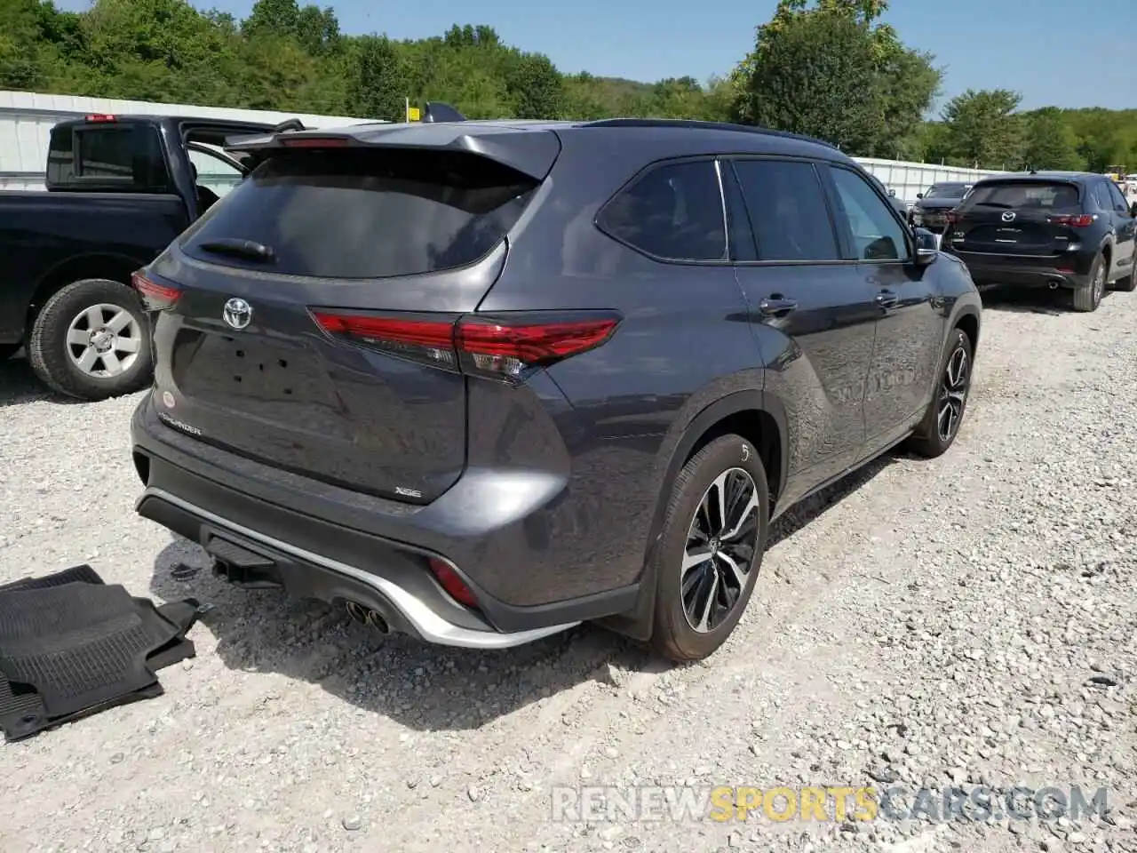 4 Photograph of a damaged car 5TDLZRAH9MS067419 TOYOTA HIGHLANDER 2021