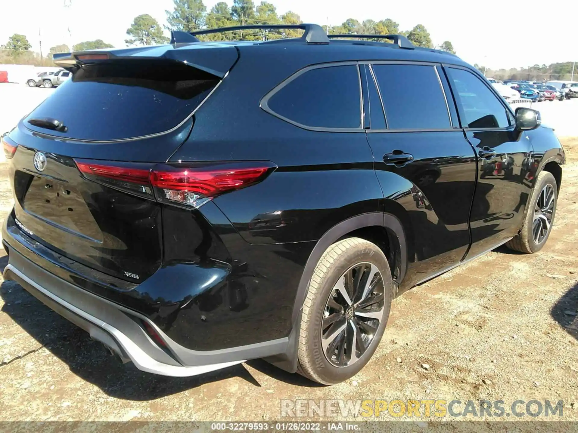 4 Photograph of a damaged car 5TDLZRAH9MS082177 TOYOTA HIGHLANDER 2021