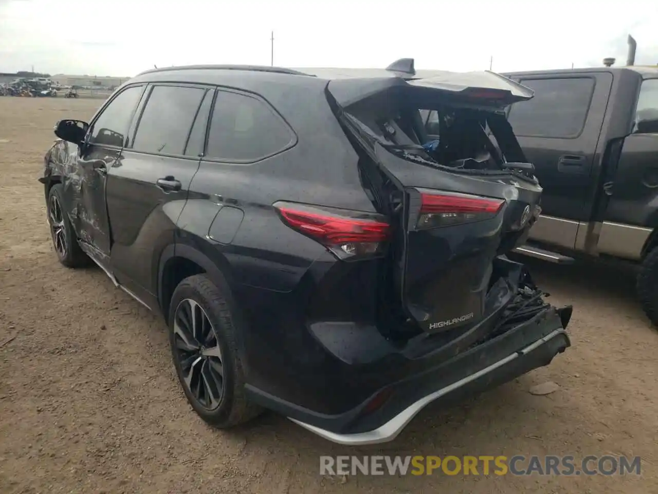 3 Photograph of a damaged car 5TDLZRAHXMS041914 TOYOTA HIGHLANDER 2021