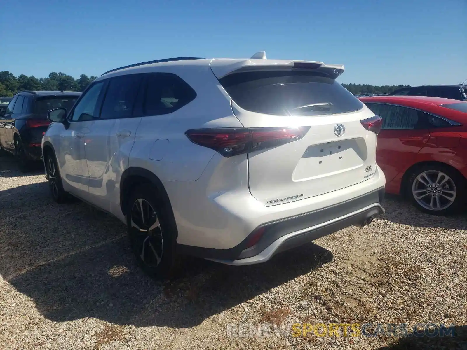 3 Photograph of a damaged car 5TDLZRBH2MS107449 TOYOTA HIGHLANDER 2021