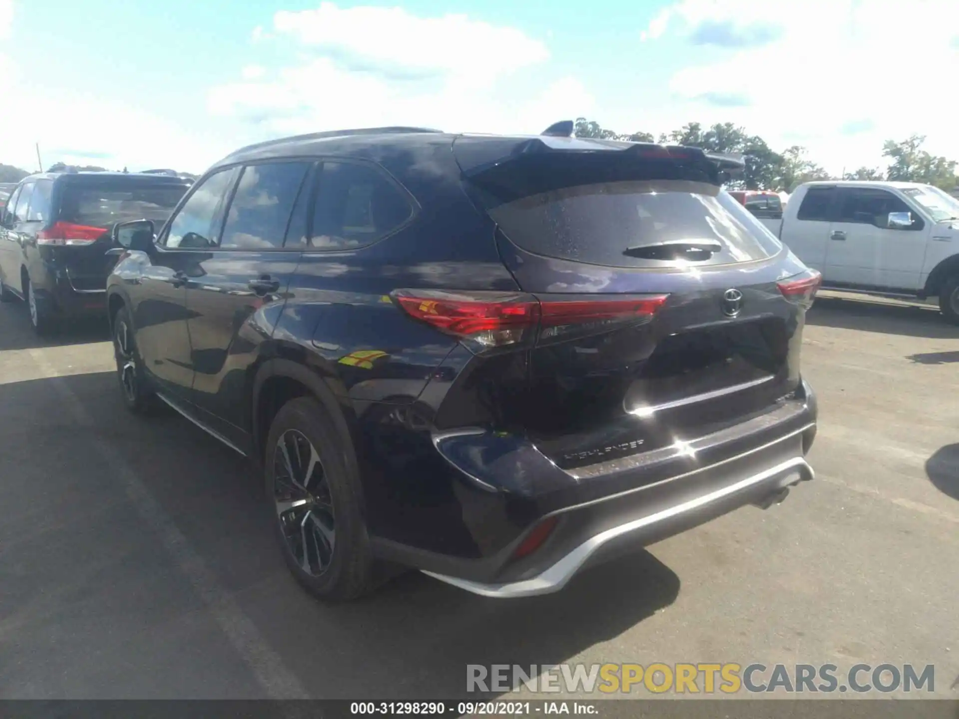 3 Photograph of a damaged car 5TDLZRBH3MS144767 TOYOTA HIGHLANDER 2021