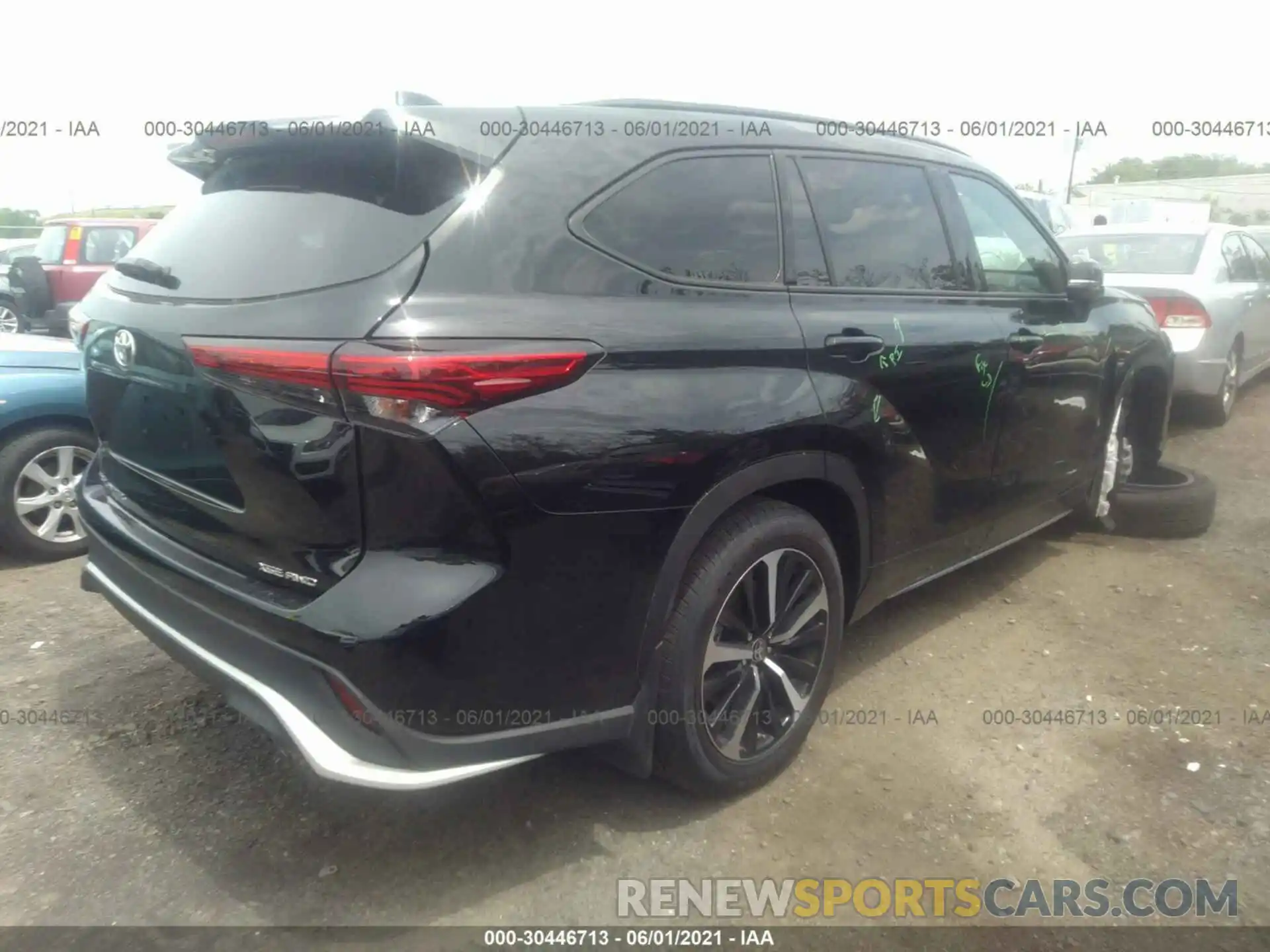 4 Photograph of a damaged car 5TDLZRBH6MS096438 TOYOTA HIGHLANDER 2021