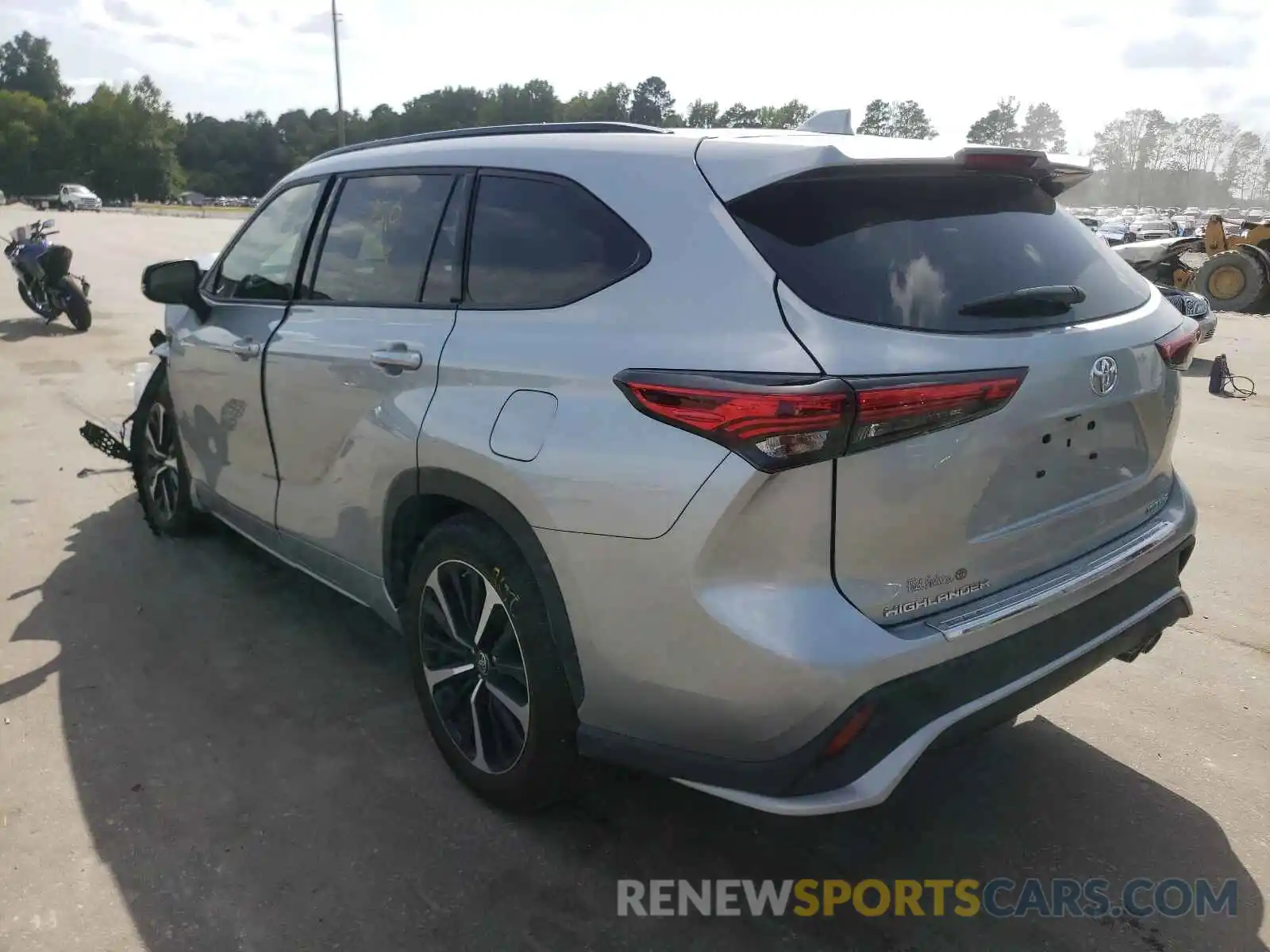 3 Photograph of a damaged car 5TDLZRBH6MS105560 TOYOTA HIGHLANDER 2021