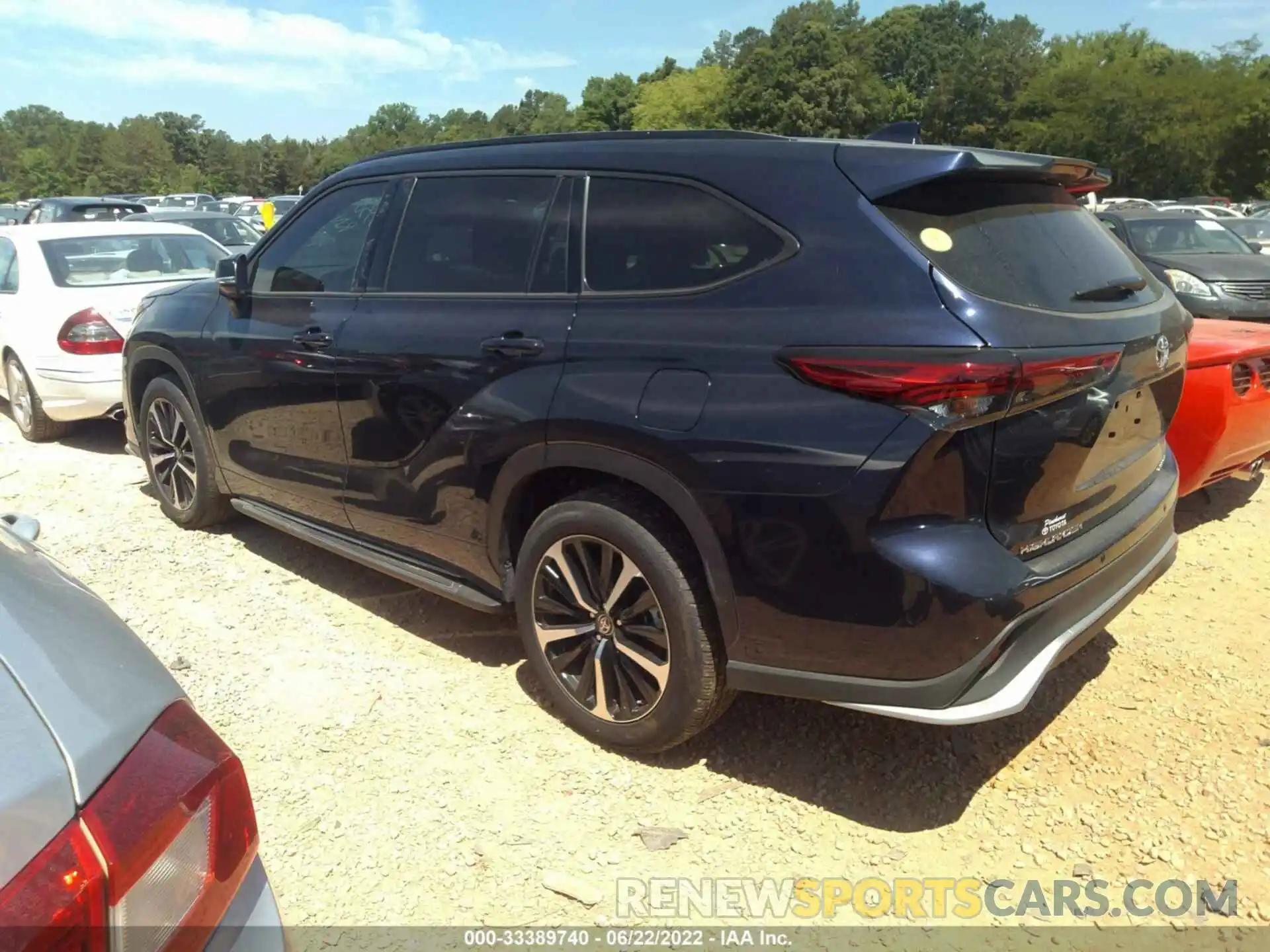 3 Photograph of a damaged car 5TDLZRBH7MS129396 TOYOTA HIGHLANDER 2021