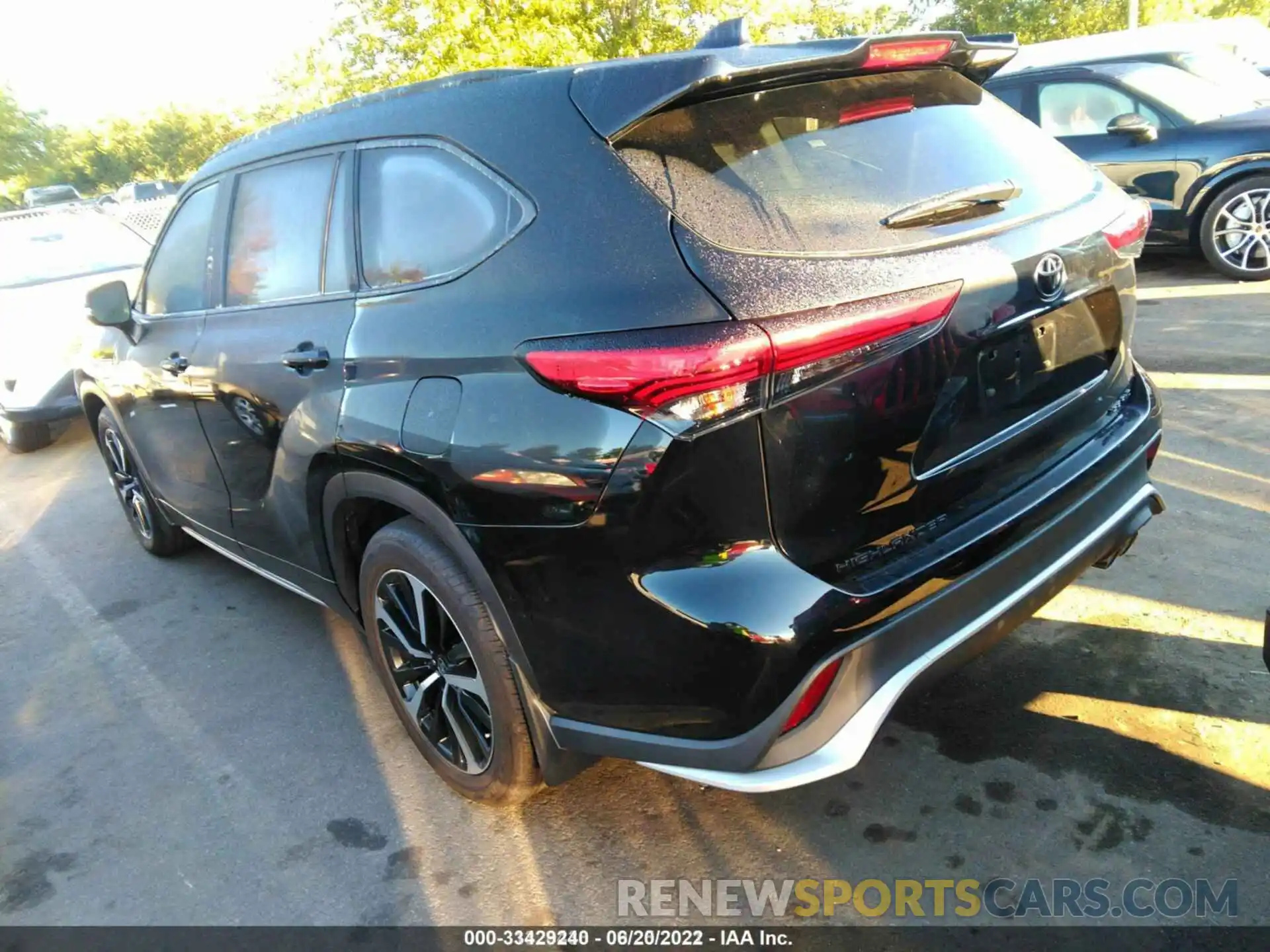 3 Photograph of a damaged car 5TDLZRBH8MS100697 TOYOTA HIGHLANDER 2021