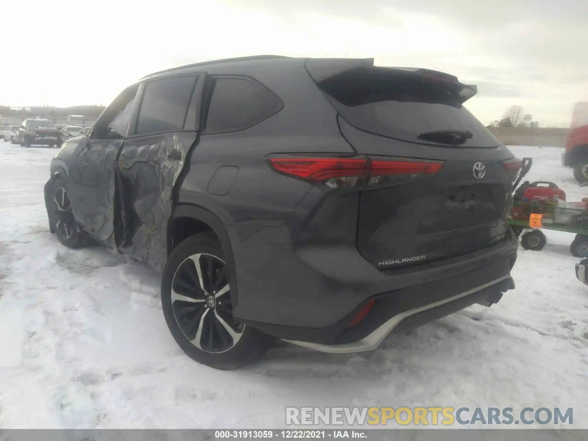 3 Photograph of a damaged car 5TDLZRBHXMS060347 TOYOTA HIGHLANDER 2021