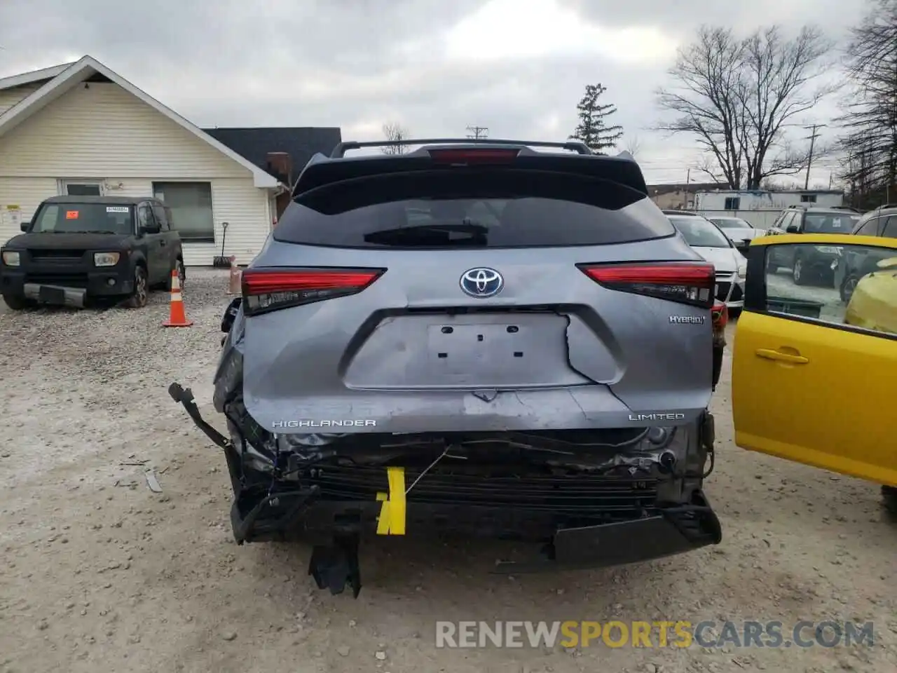 9 Photograph of a damaged car 5TDXBRCH2MS029744 TOYOTA HIGHLANDER 2021