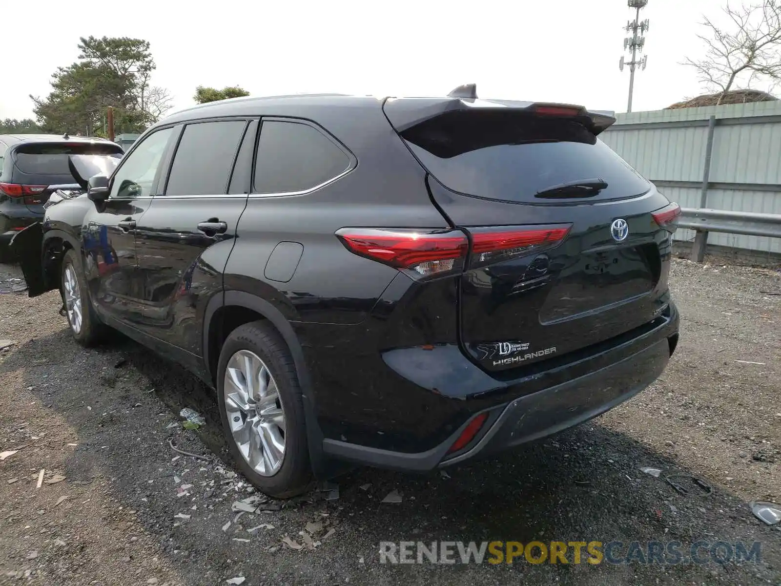 3 Photograph of a damaged car 5TDXBRCH2MS526308 TOYOTA HIGHLANDER 2021