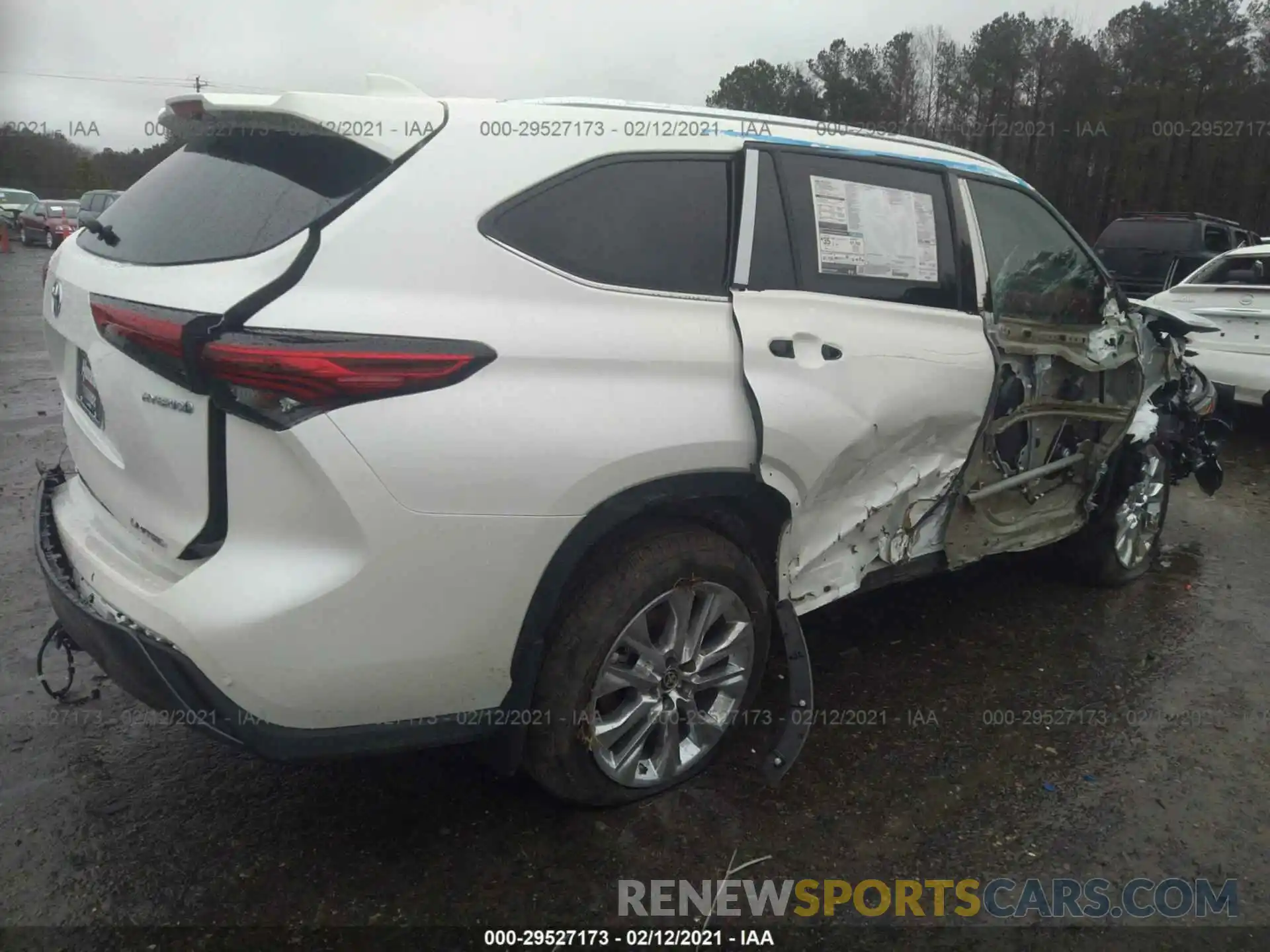 4 Photograph of a damaged car 5TDXBRCH4MS522695 TOYOTA HIGHLANDER 2021