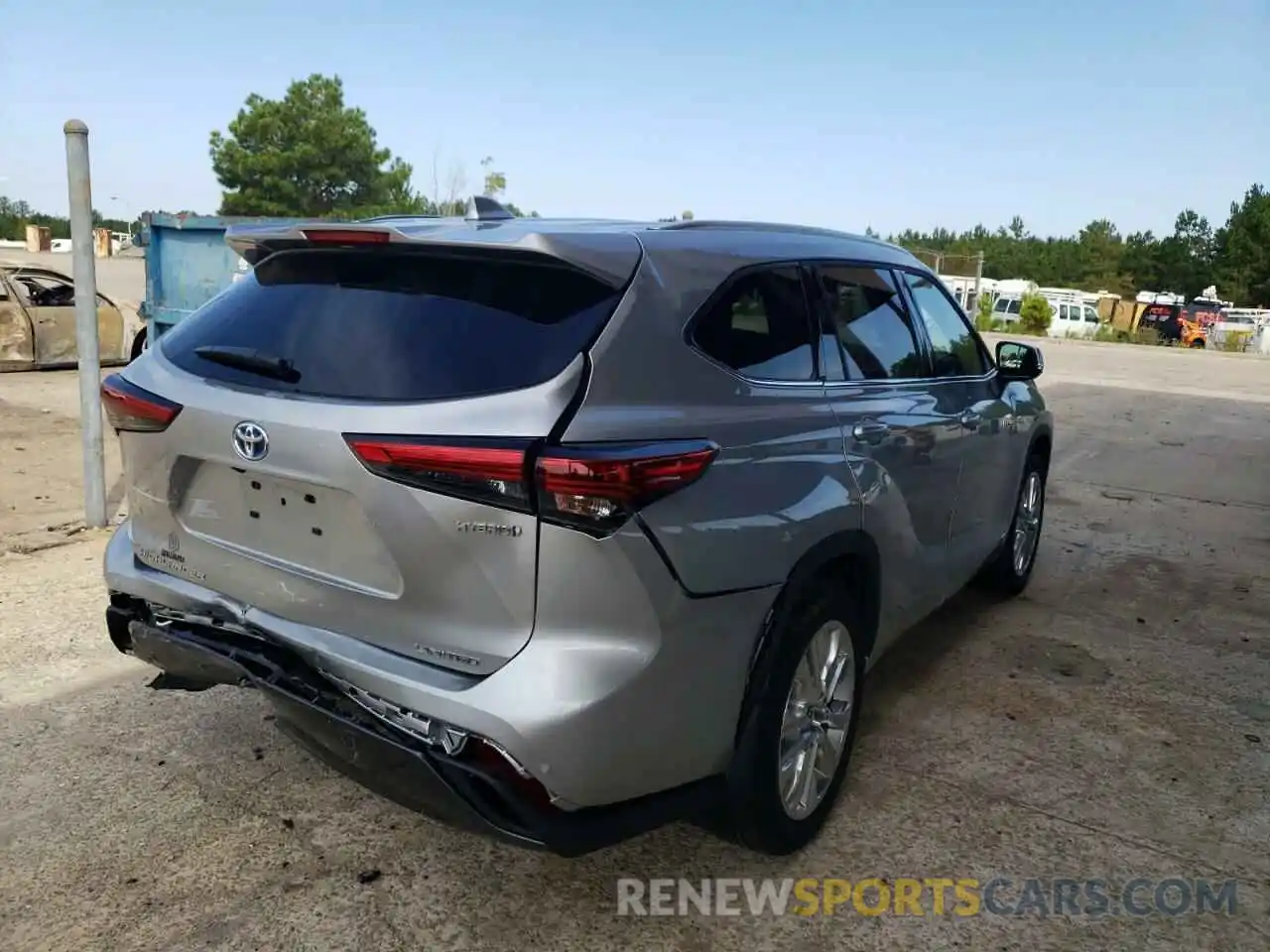 4 Photograph of a damaged car 5TDXBRCH4MS536242 TOYOTA HIGHLANDER 2021