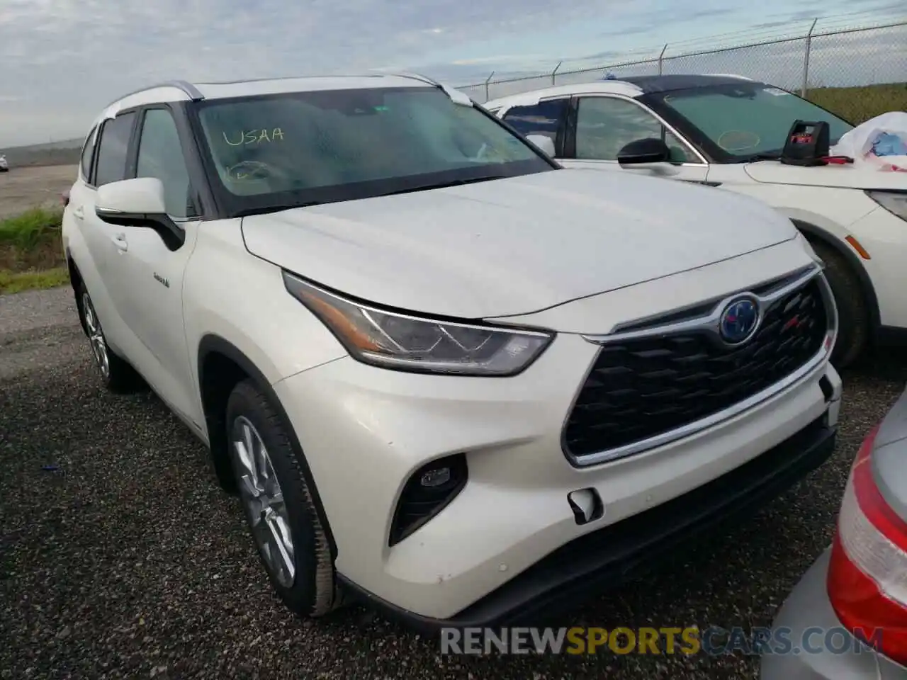 9 Photograph of a damaged car 5TDXBRCH5MS532622 TOYOTA HIGHLANDER 2021