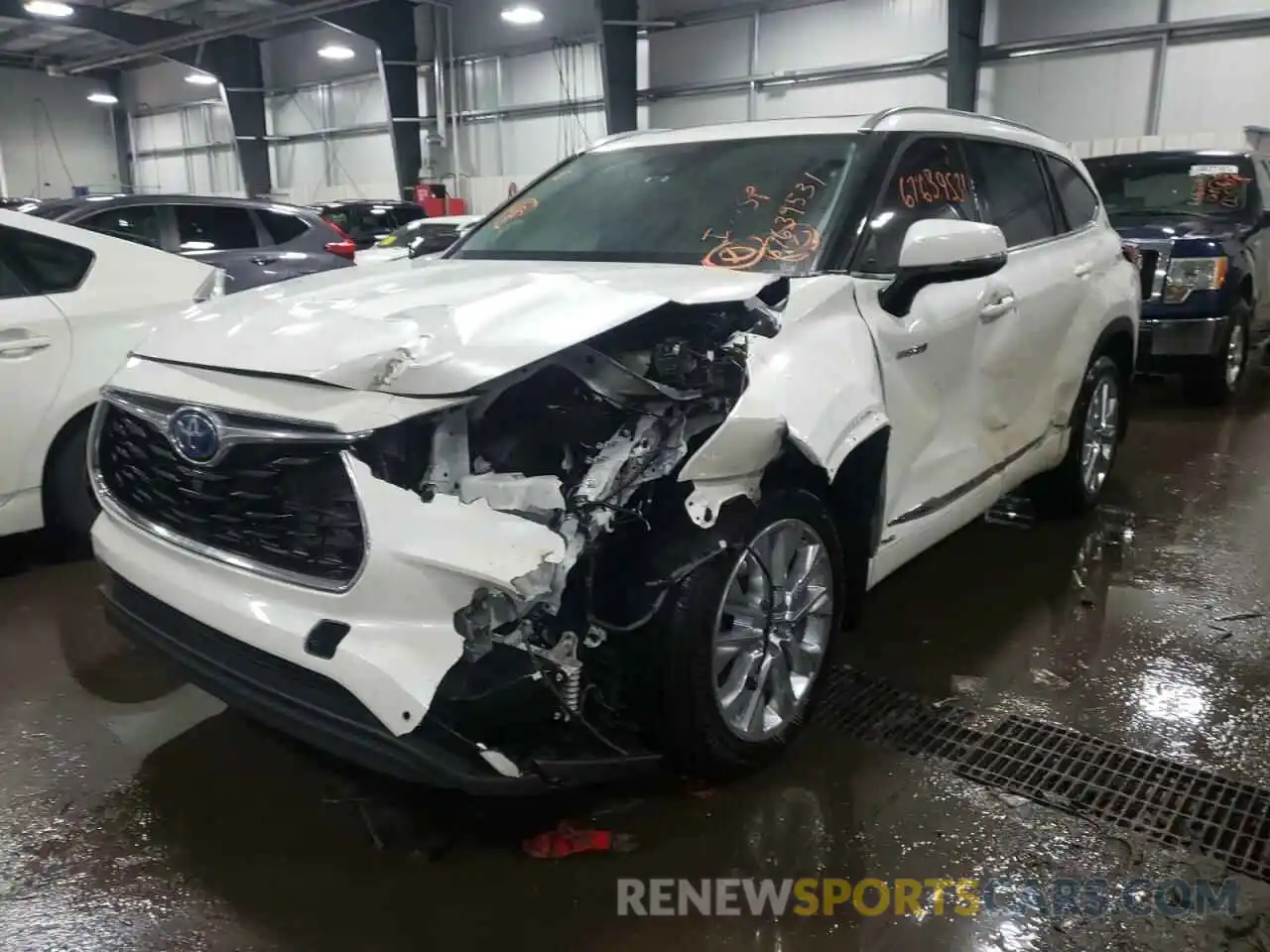 2 Photograph of a damaged car 5TDXBRCH8MS042675 TOYOTA HIGHLANDER 2021