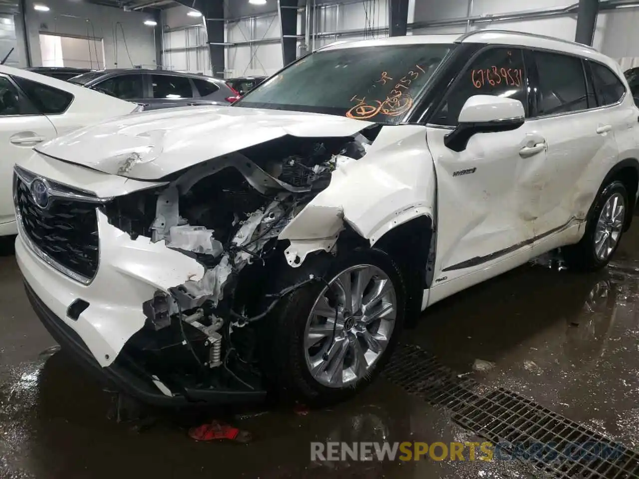 9 Photograph of a damaged car 5TDXBRCH8MS042675 TOYOTA HIGHLANDER 2021