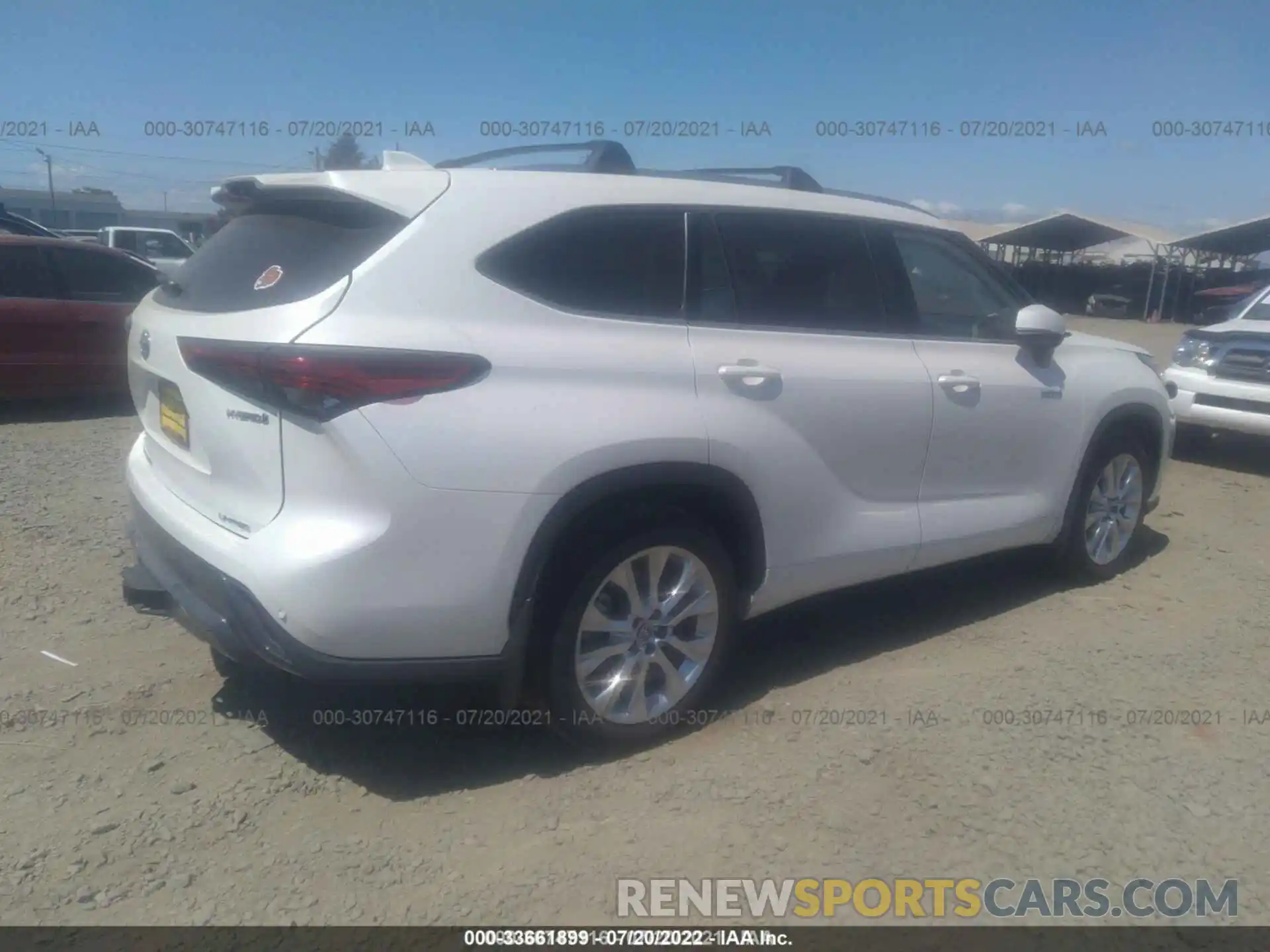 4 Photograph of a damaged car 5TDXBRCH9MS523860 TOYOTA HIGHLANDER 2021