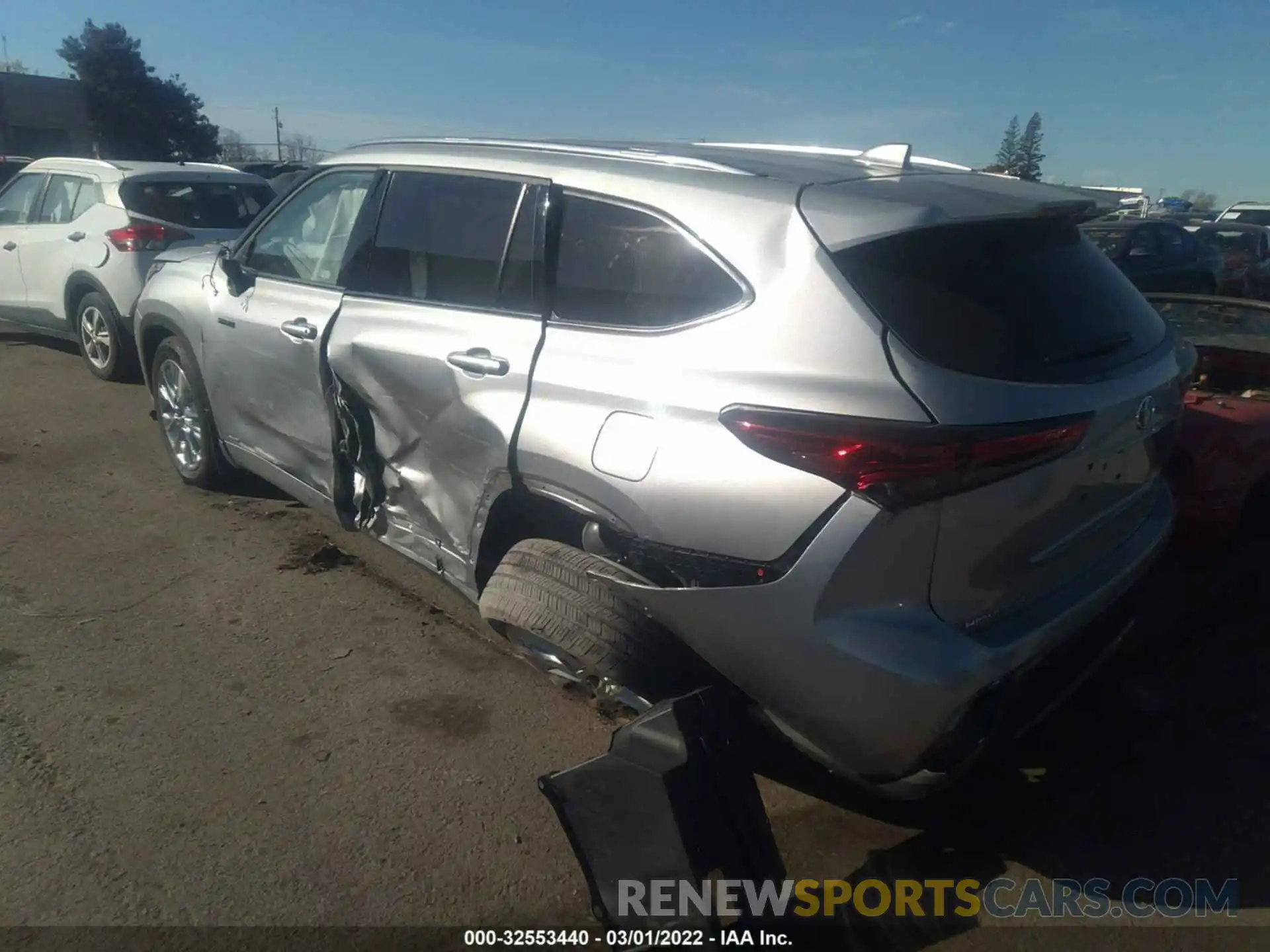 3 Photograph of a damaged car 5TDXBRCHXMS519543 TOYOTA HIGHLANDER 2021