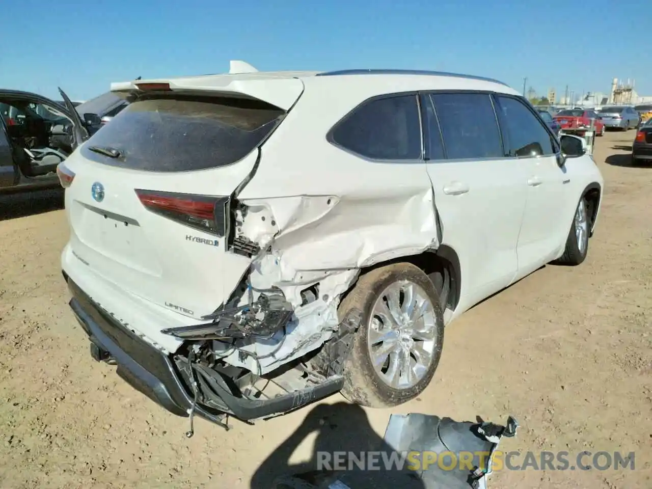 4 Photograph of a damaged car 5TDYARAH4MS505549 TOYOTA HIGHLANDER 2021