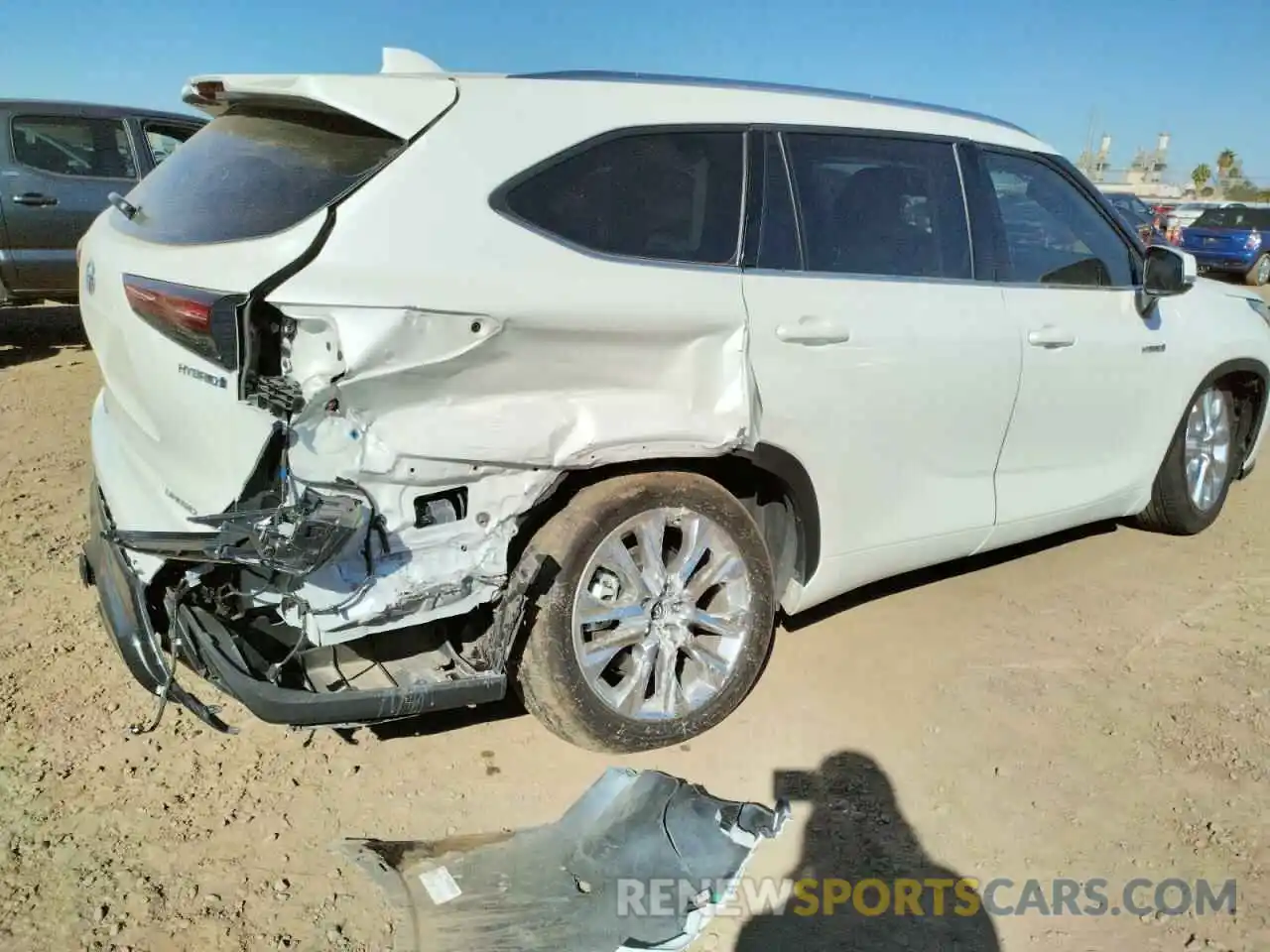 9 Photograph of a damaged car 5TDYARAH4MS505549 TOYOTA HIGHLANDER 2021