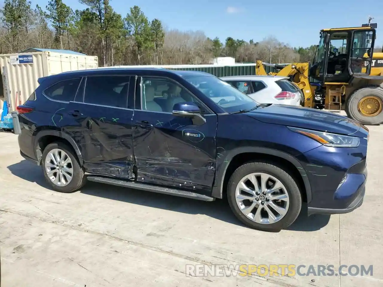 4 Photograph of a damaged car 5TDYARAH5MS504880 TOYOTA HIGHLANDER 2021