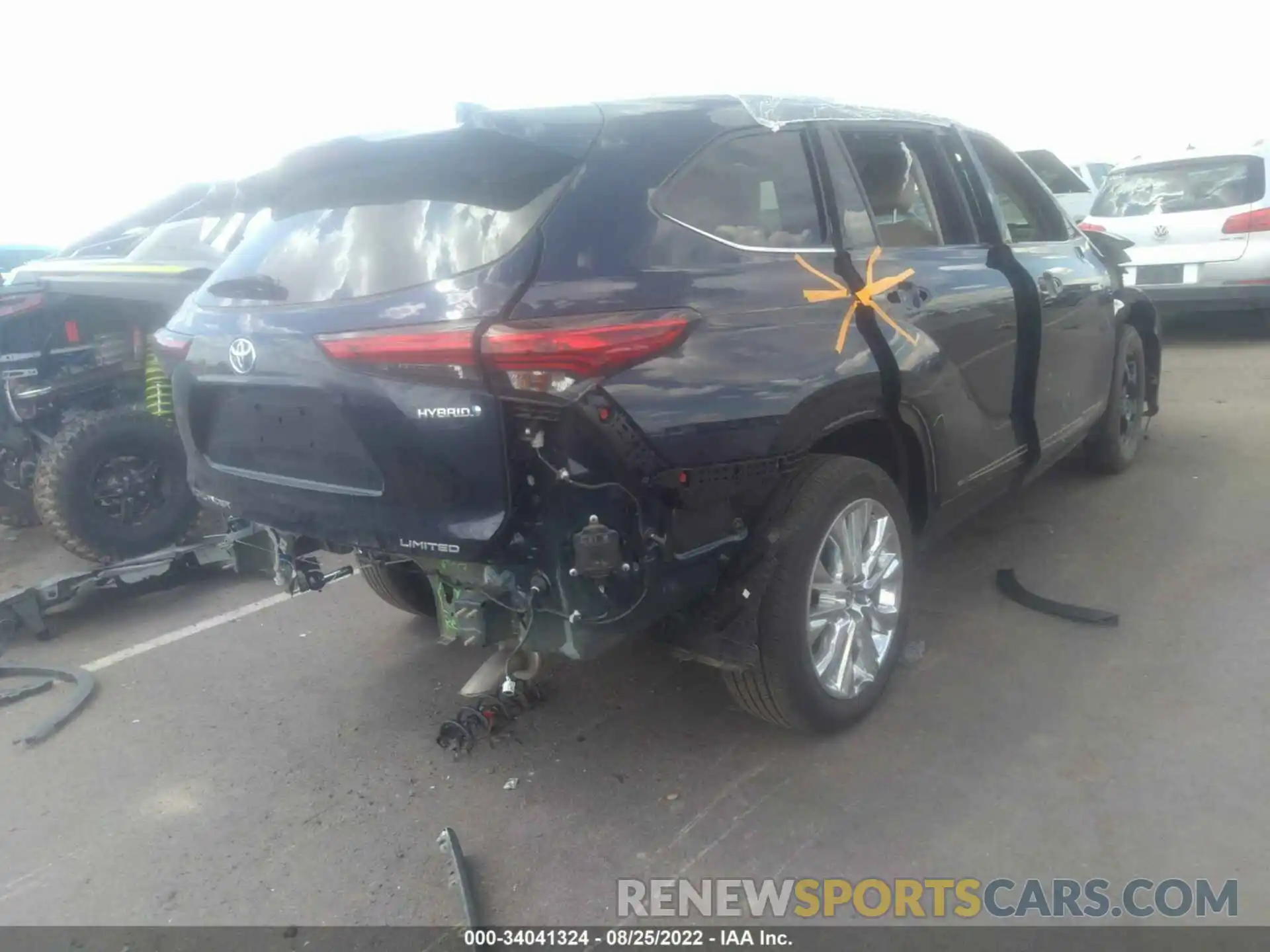 4 Photograph of a damaged car 5TDYARAHXMS004858 TOYOTA HIGHLANDER 2021