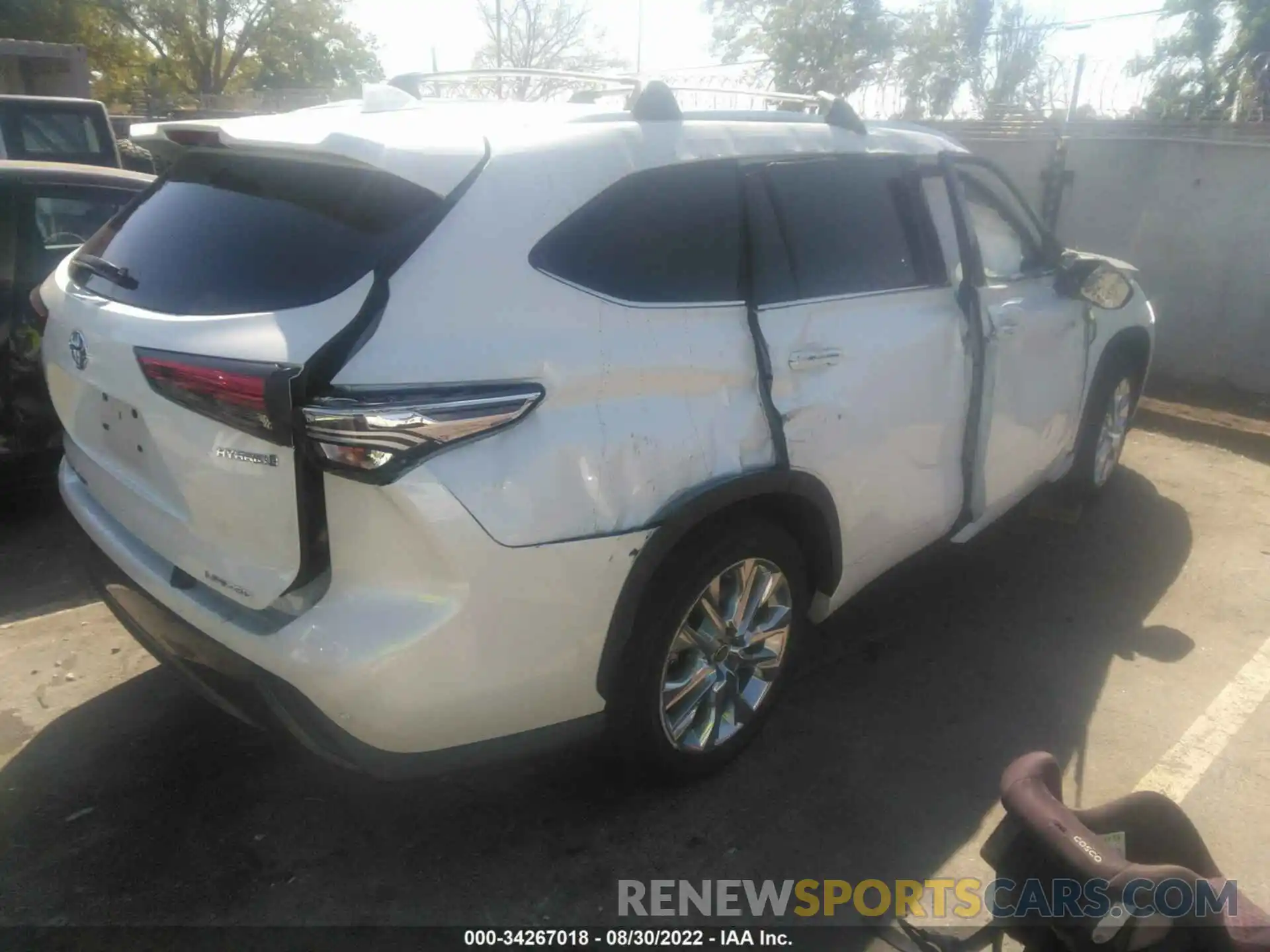 4 Photograph of a damaged car 5TDYARAHXMS504776 TOYOTA HIGHLANDER 2021