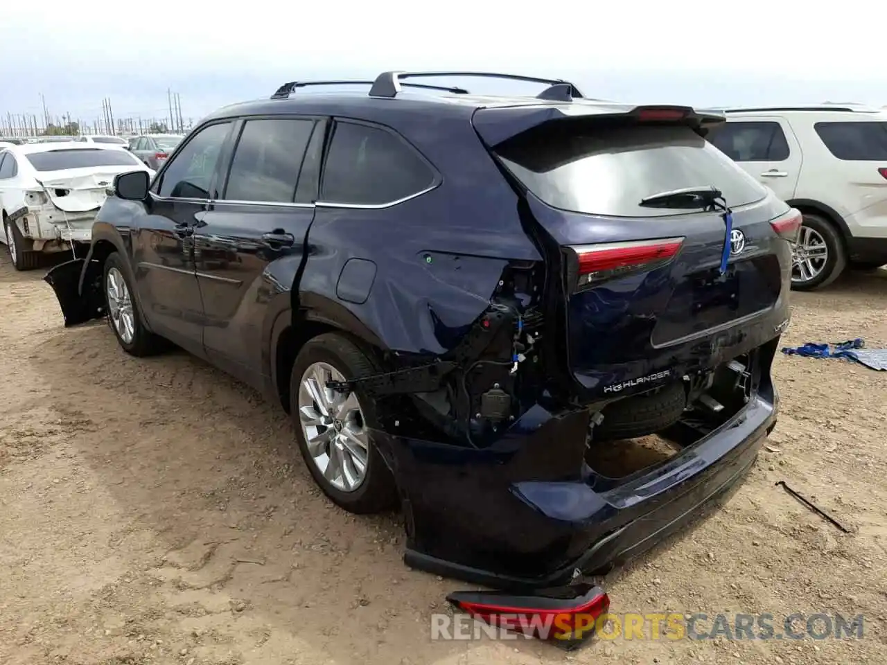 3 Photograph of a damaged car 5TDYZRAH0MS516072 TOYOTA HIGHLANDER 2021