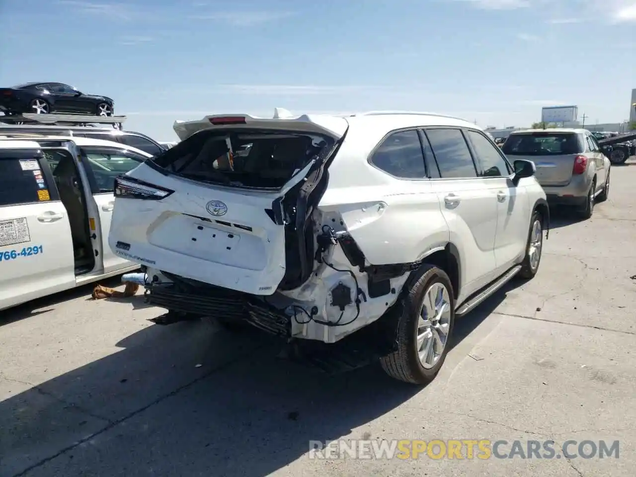 4 Photograph of a damaged car 5TDYZRAH0MS516928 TOYOTA HIGHLANDER 2021