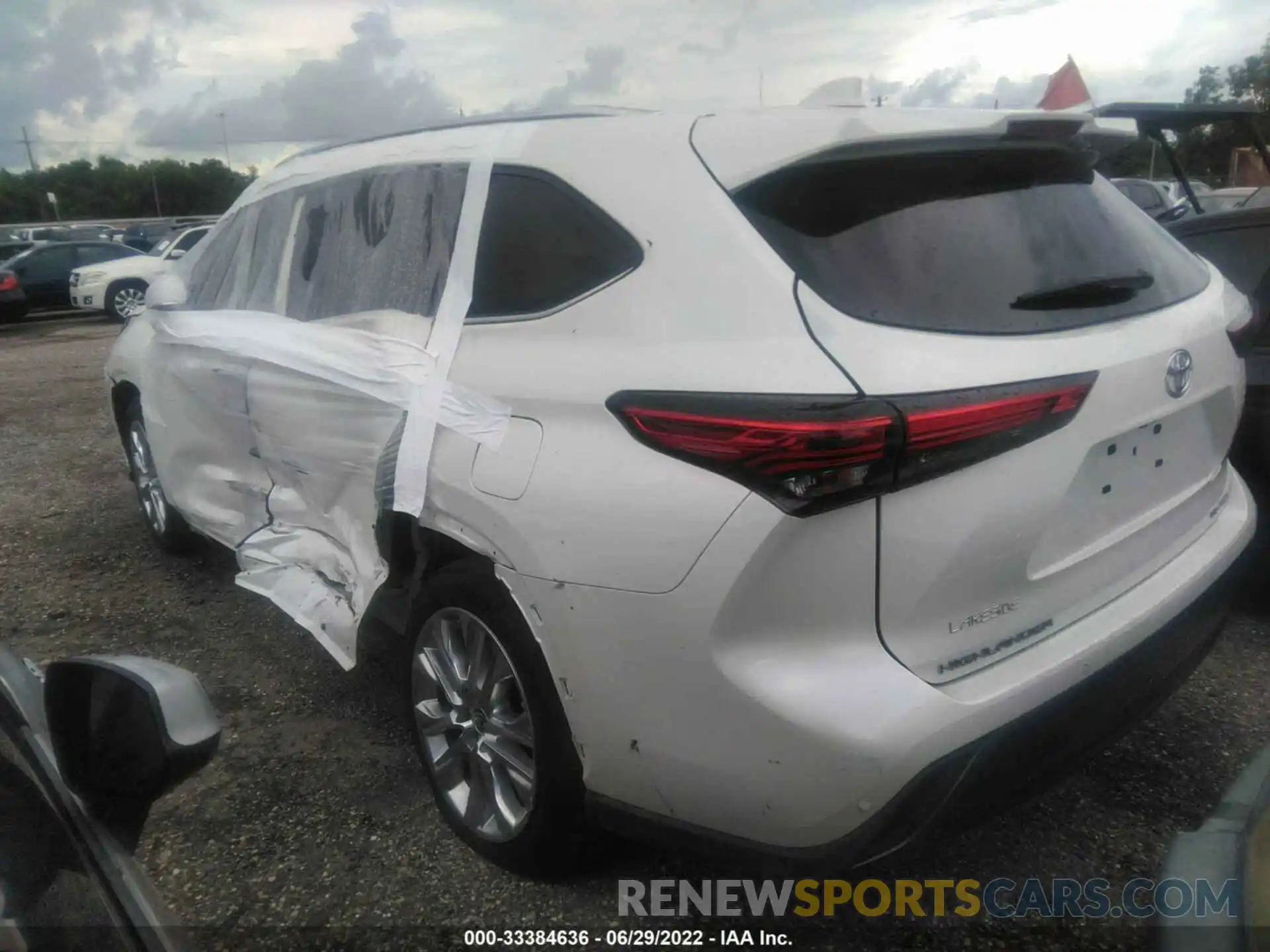 3 Photograph of a damaged car 5TDYZRAH2MS520477 TOYOTA HIGHLANDER 2021