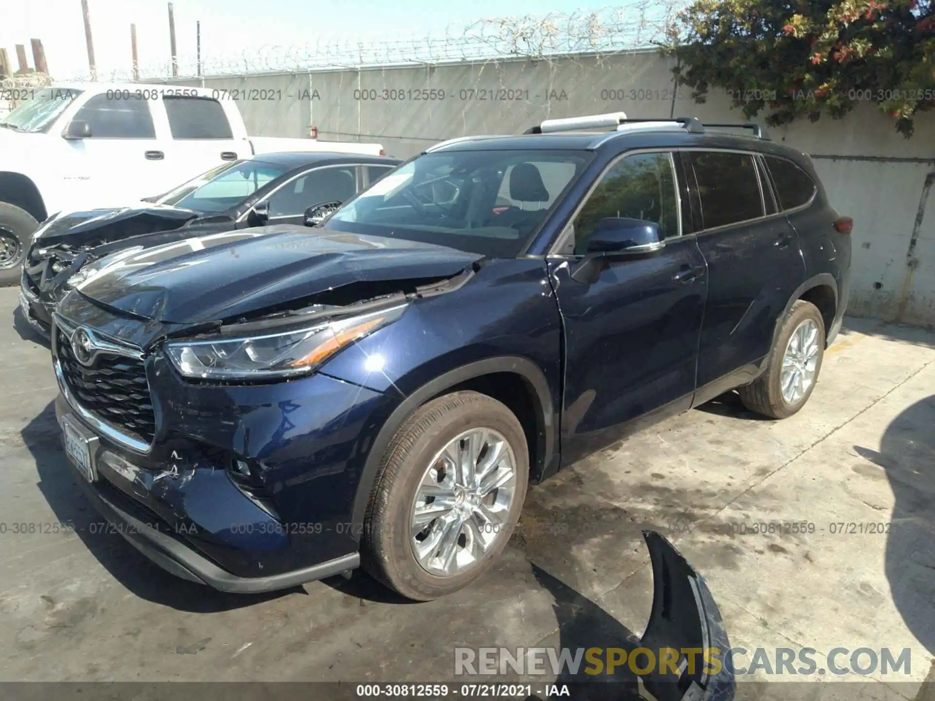 2 Photograph of a damaged car 5TDYZRAH5MS061154 TOYOTA HIGHLANDER 2021