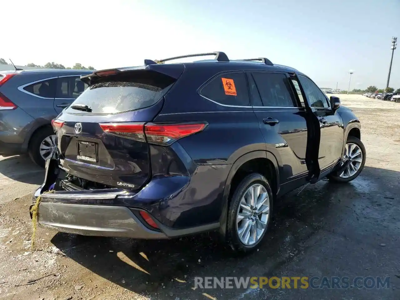 4 Photograph of a damaged car 5TDYZRAH9MS055261 TOYOTA HIGHLANDER 2021