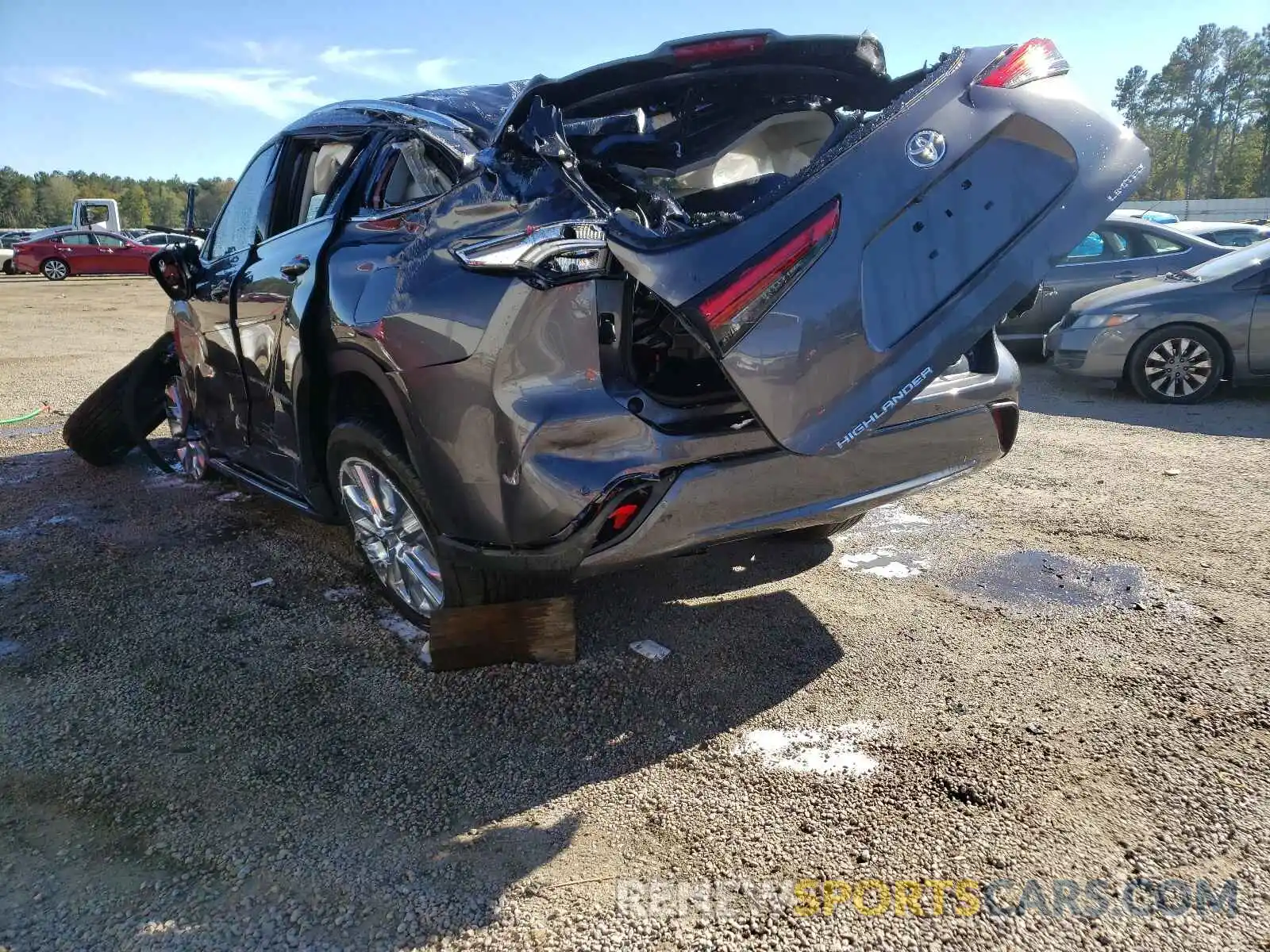 9 Photograph of a damaged car 5TDYZRAH9MS520038 TOYOTA HIGHLANDER 2021