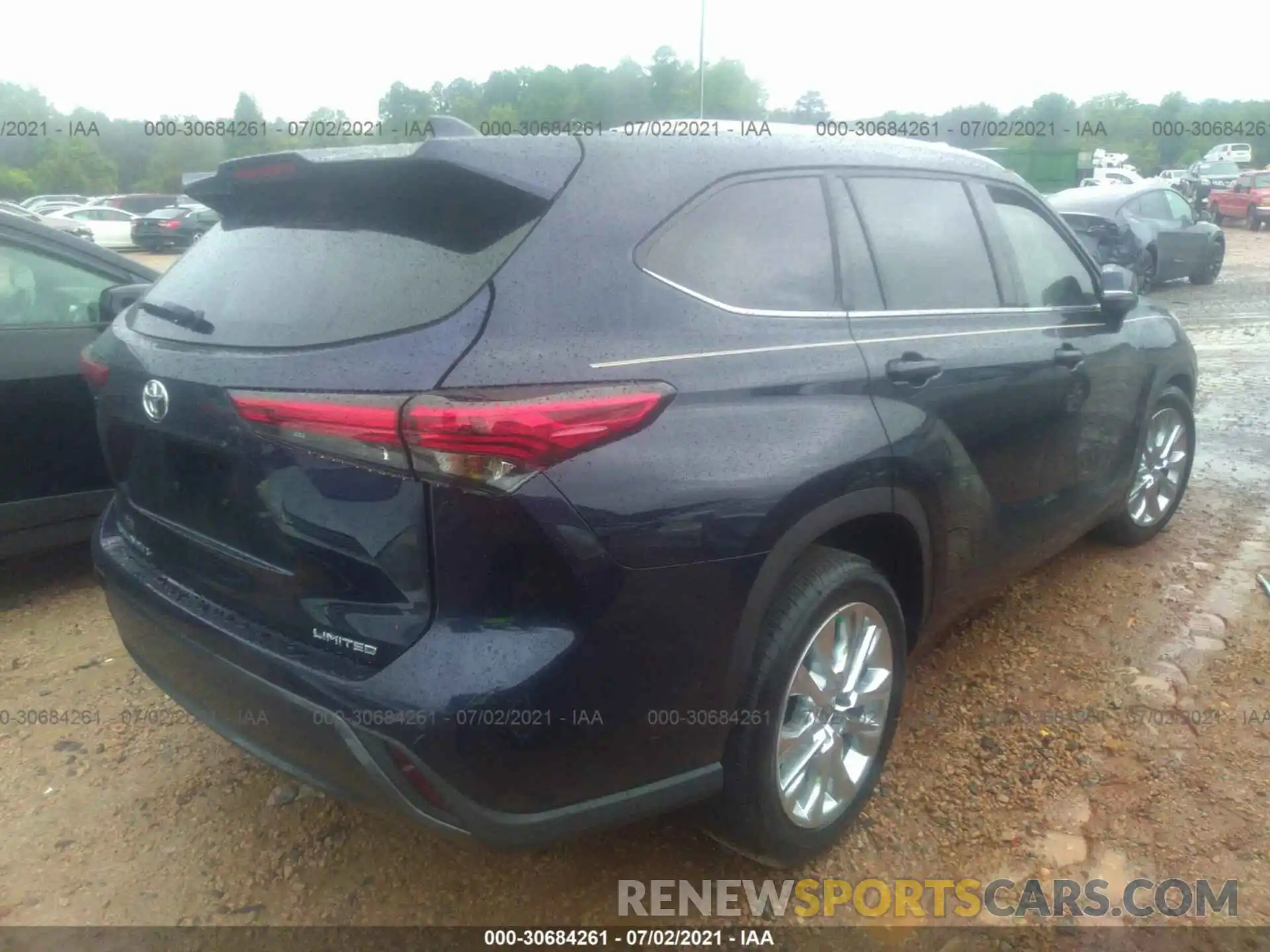 4 Photograph of a damaged car 5TDYZRAHXMS531114 TOYOTA HIGHLANDER 2021