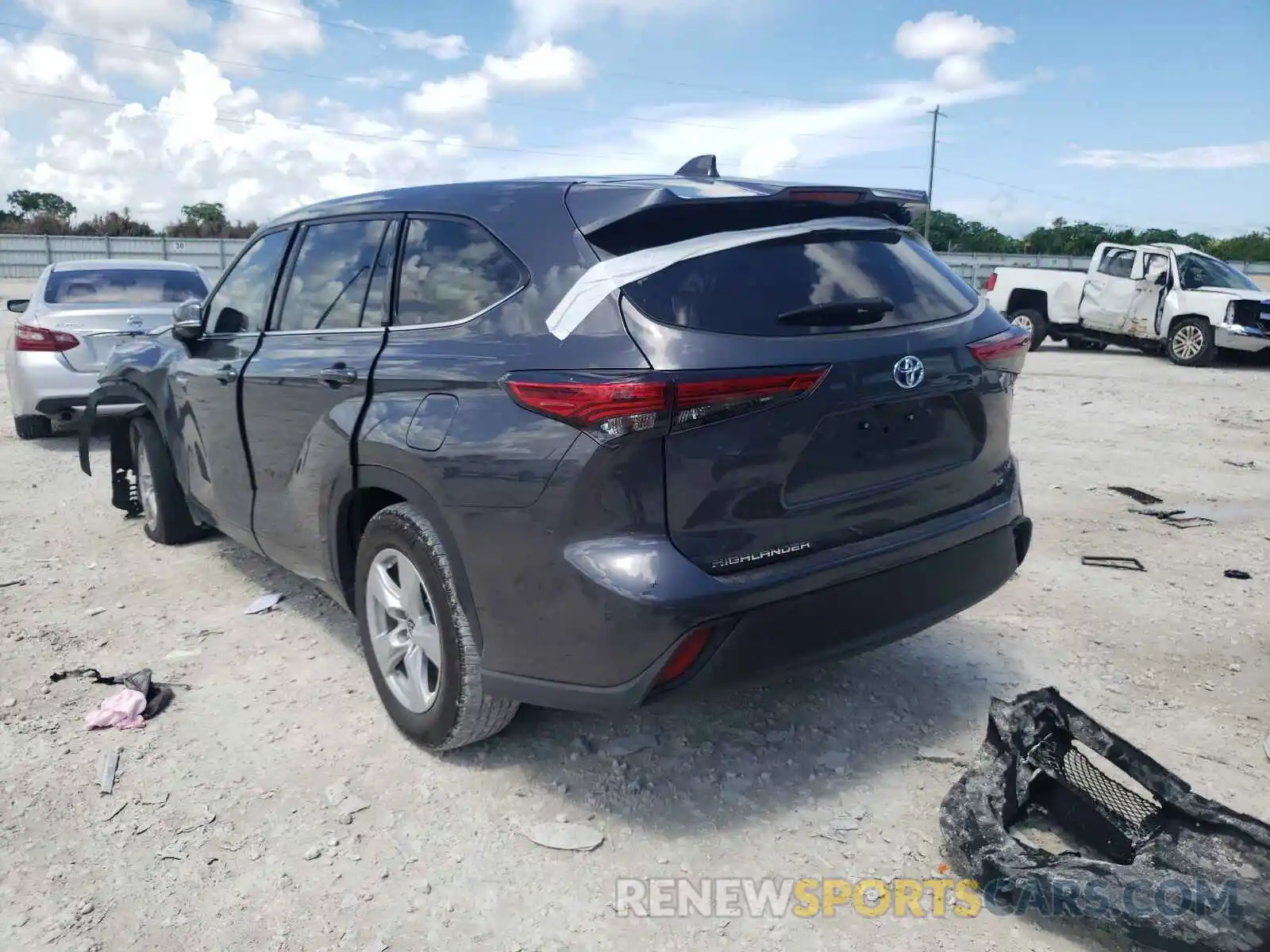 3 Photograph of a damaged car 5TDZARAH6MS504245 TOYOTA HIGHLANDER 2021