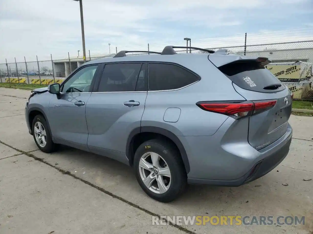 2 Photograph of a damaged car 5TDZARAH7MS006488 TOYOTA HIGHLANDER 2021